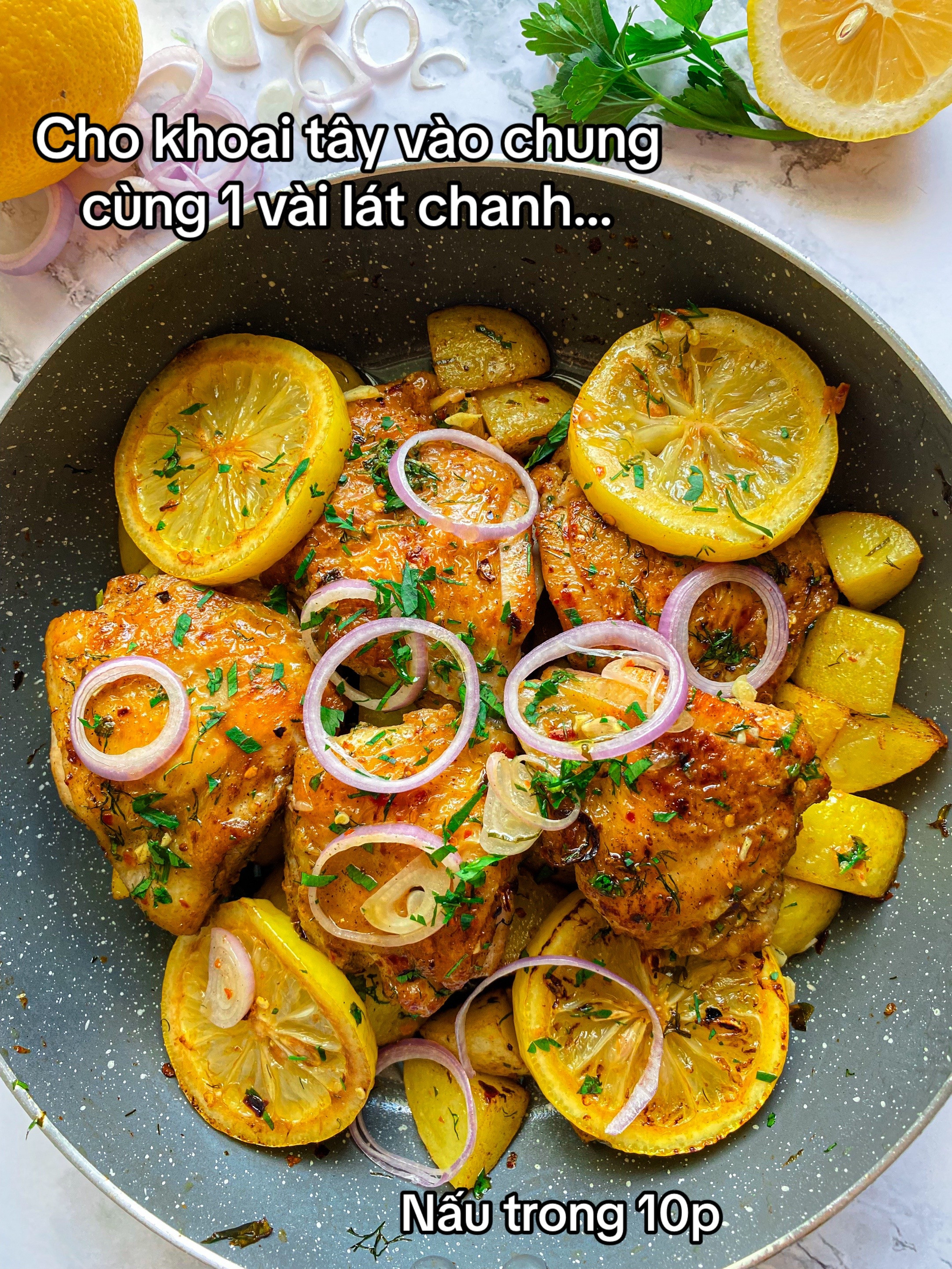 Gà bơ tỏi Hy Lạp ăn kèm khoai tây áp chảo