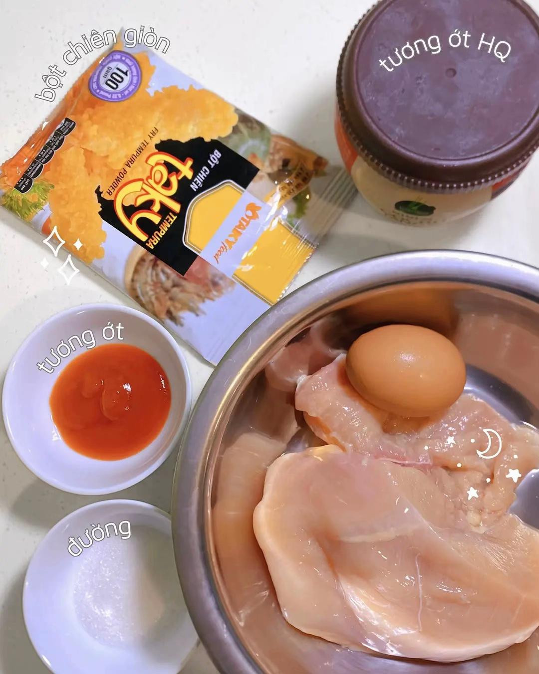 Gà sốt Hàn Quốc cay ngọt giòn tan