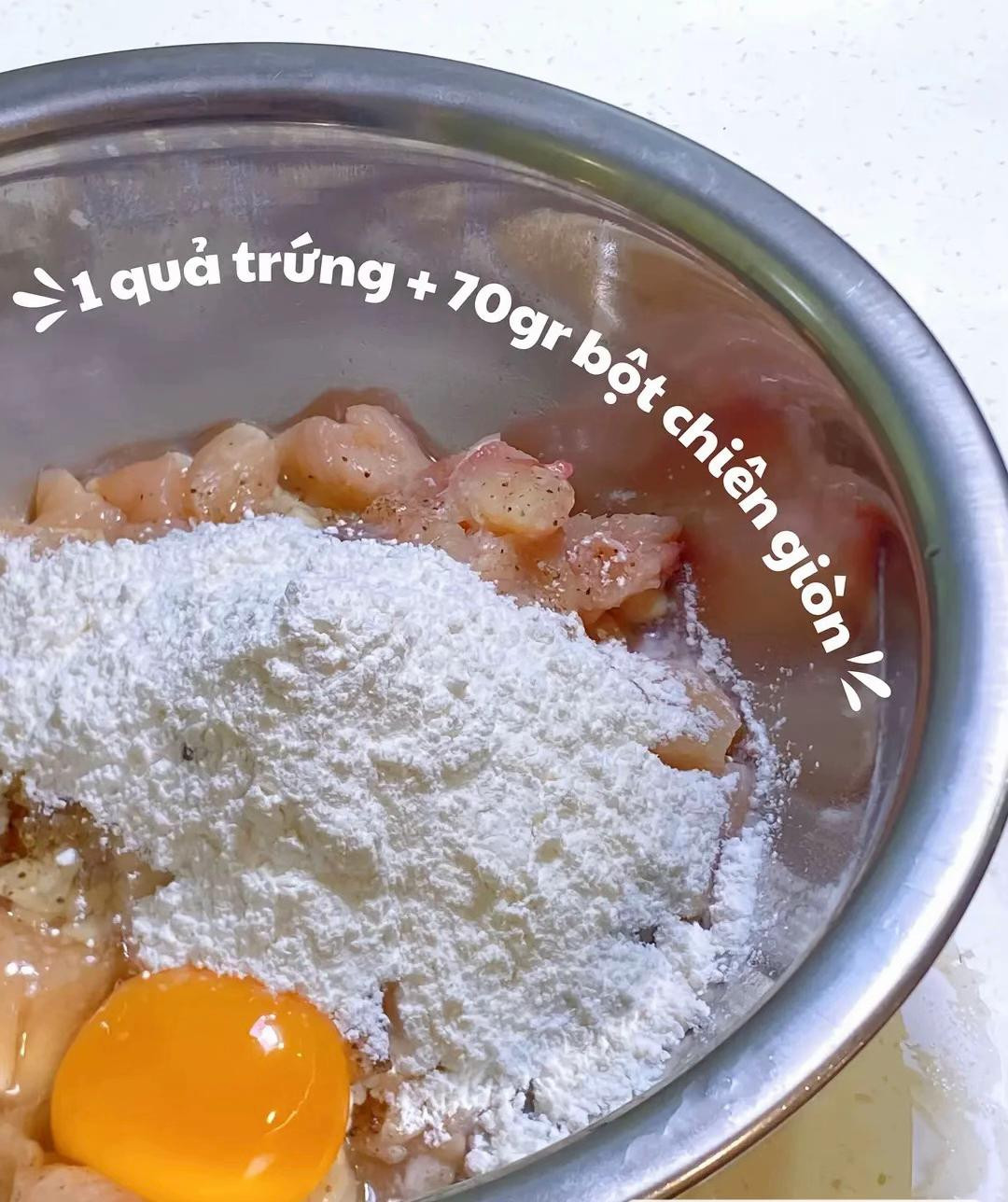 Gà sốt Hàn Quốc cay ngọt giòn tan