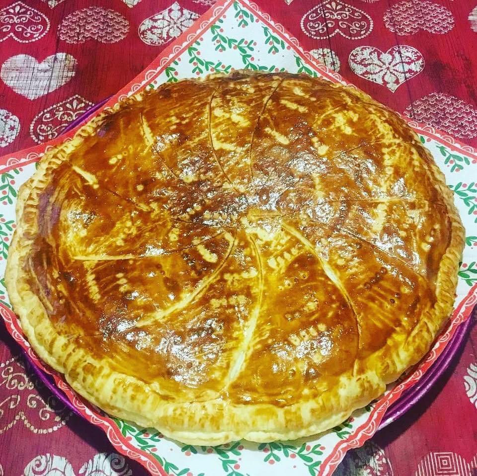 Galette des Rois alla crema di frangipane: ricetta per Epifania con pasta sfoglia