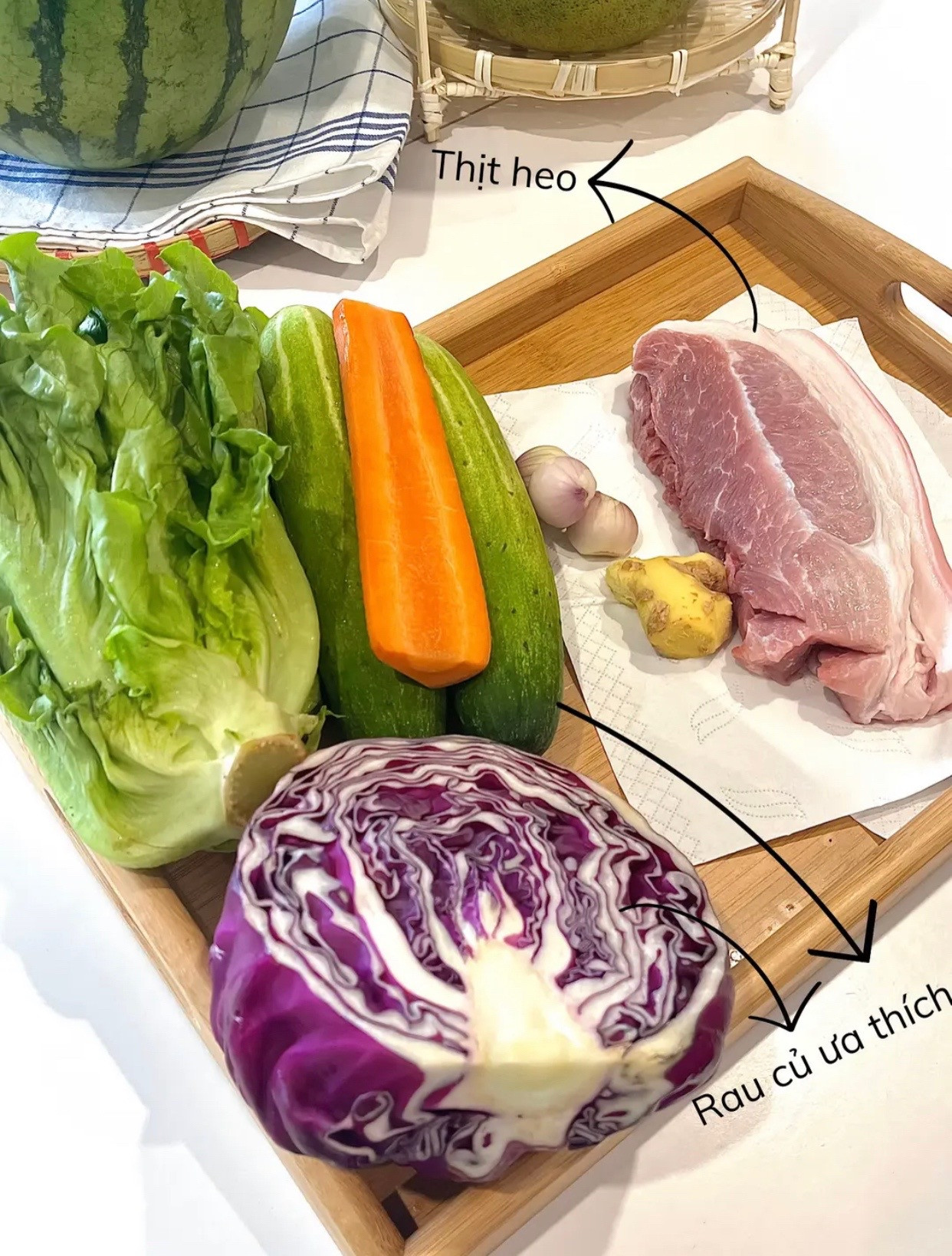 Gỏi cuốn healthy tại gia với thịt heo luộc, rau củ tươi và trứng rán giòn