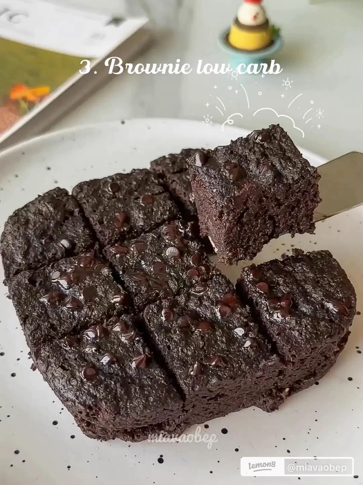 Gợi ý 4 món bánh ngọt healthy: Matcha oat cake, Tiramisu healthy, Brownies và Red Velvet