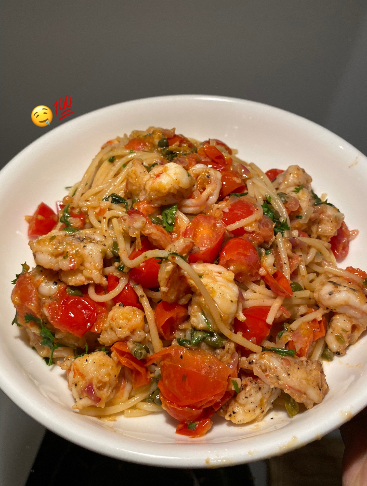 Gordon Ramsay's 10 minutes shrimp scampi pasta recipe with cherry tomatoes and parmesan cheese