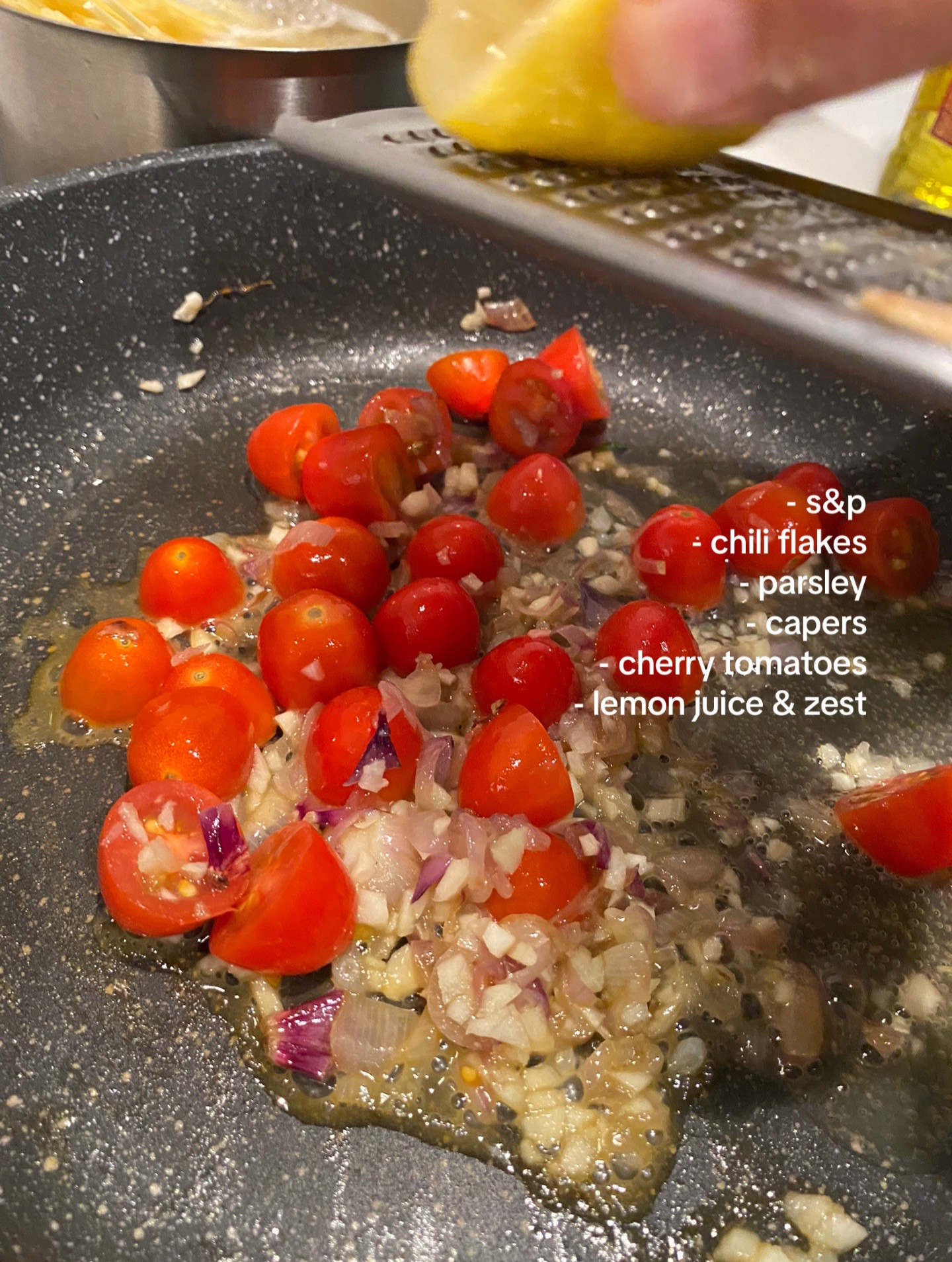 Gordon Ramsay's 10 minutes shrimp scampi pasta recipe with cherry tomatoes and parmesan cheese