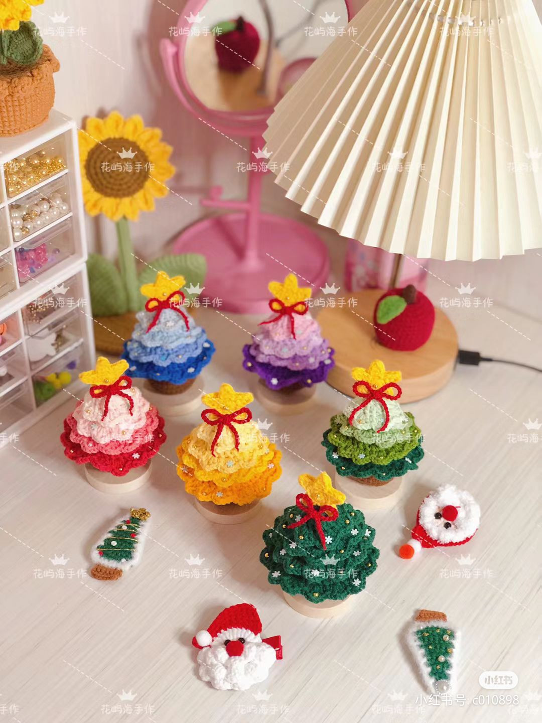 Gradient Five-Color Crochet Christmas Tree Pattern with Color Codes