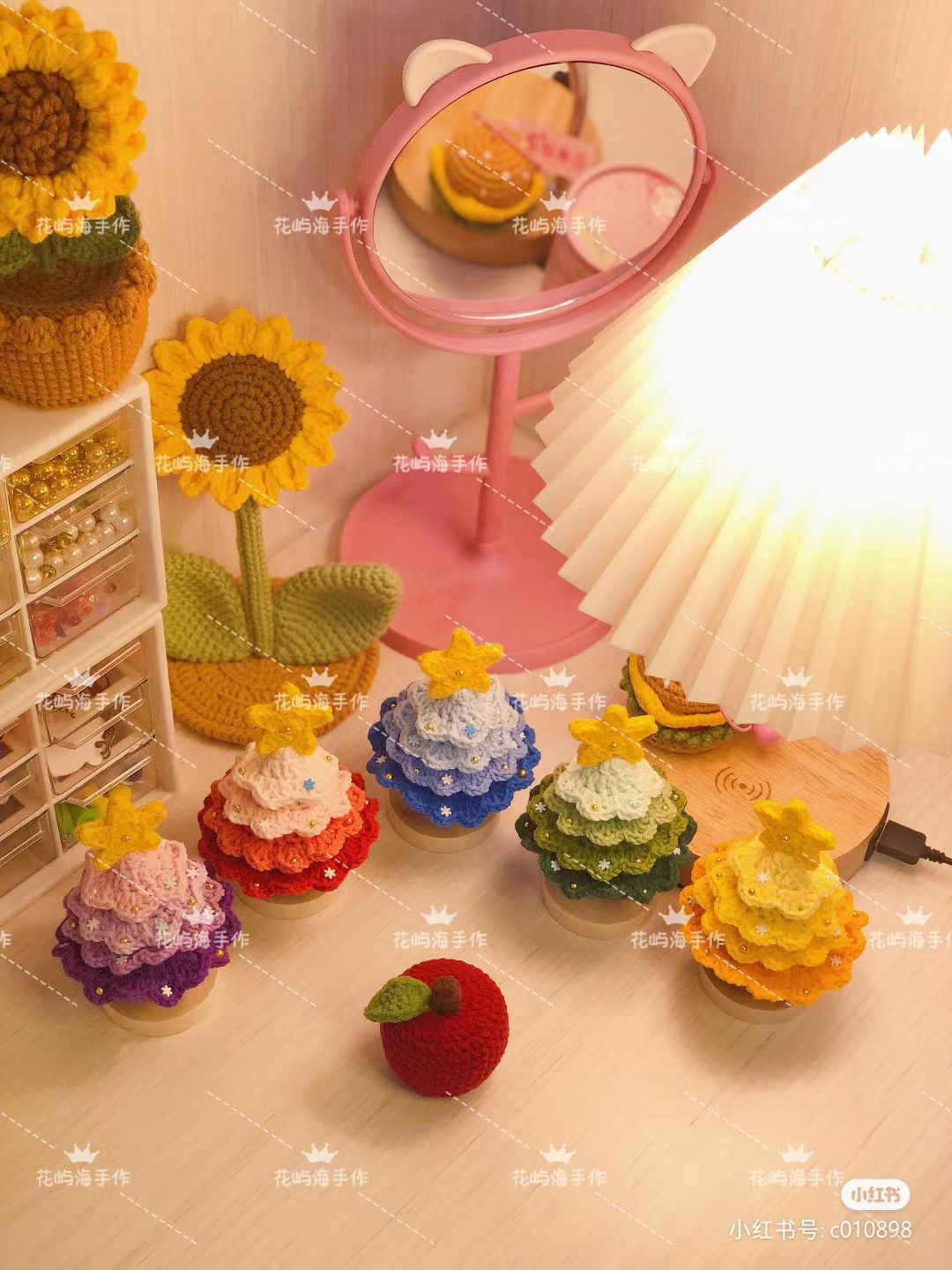 Gradient Five-Color Crochet Christmas Tree Pattern with Color Codes