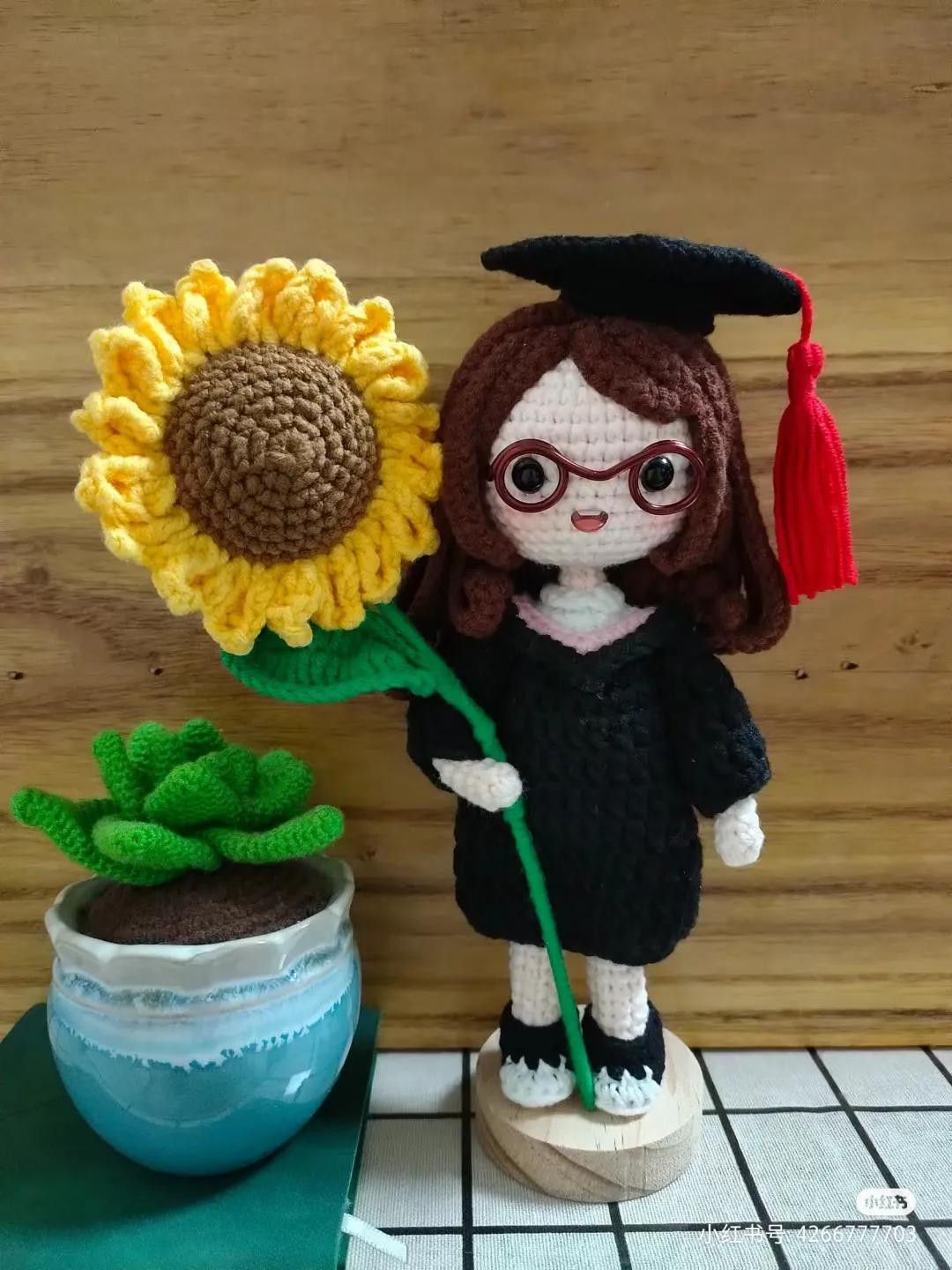 Graduation Girl Amigurumi Doll and Sunflower Crochet Pattern