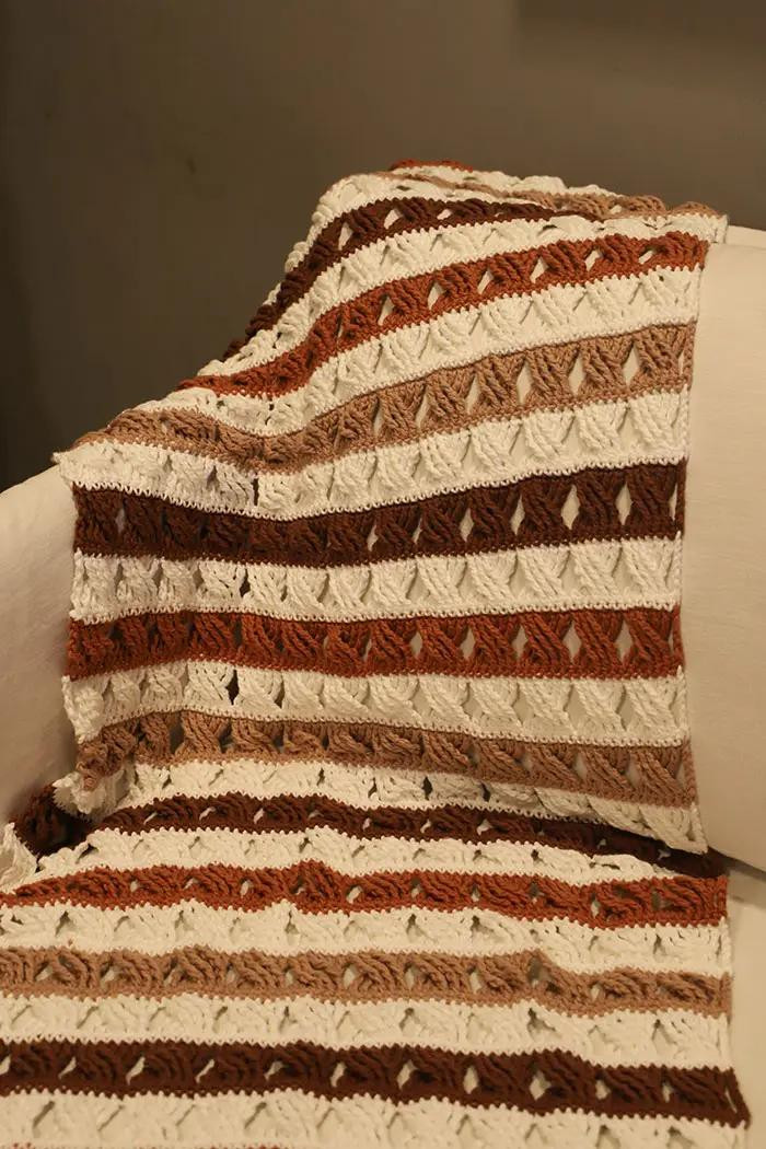 Gráfico de Manta Crochê com Listras e Franjas em Tons Terrosos