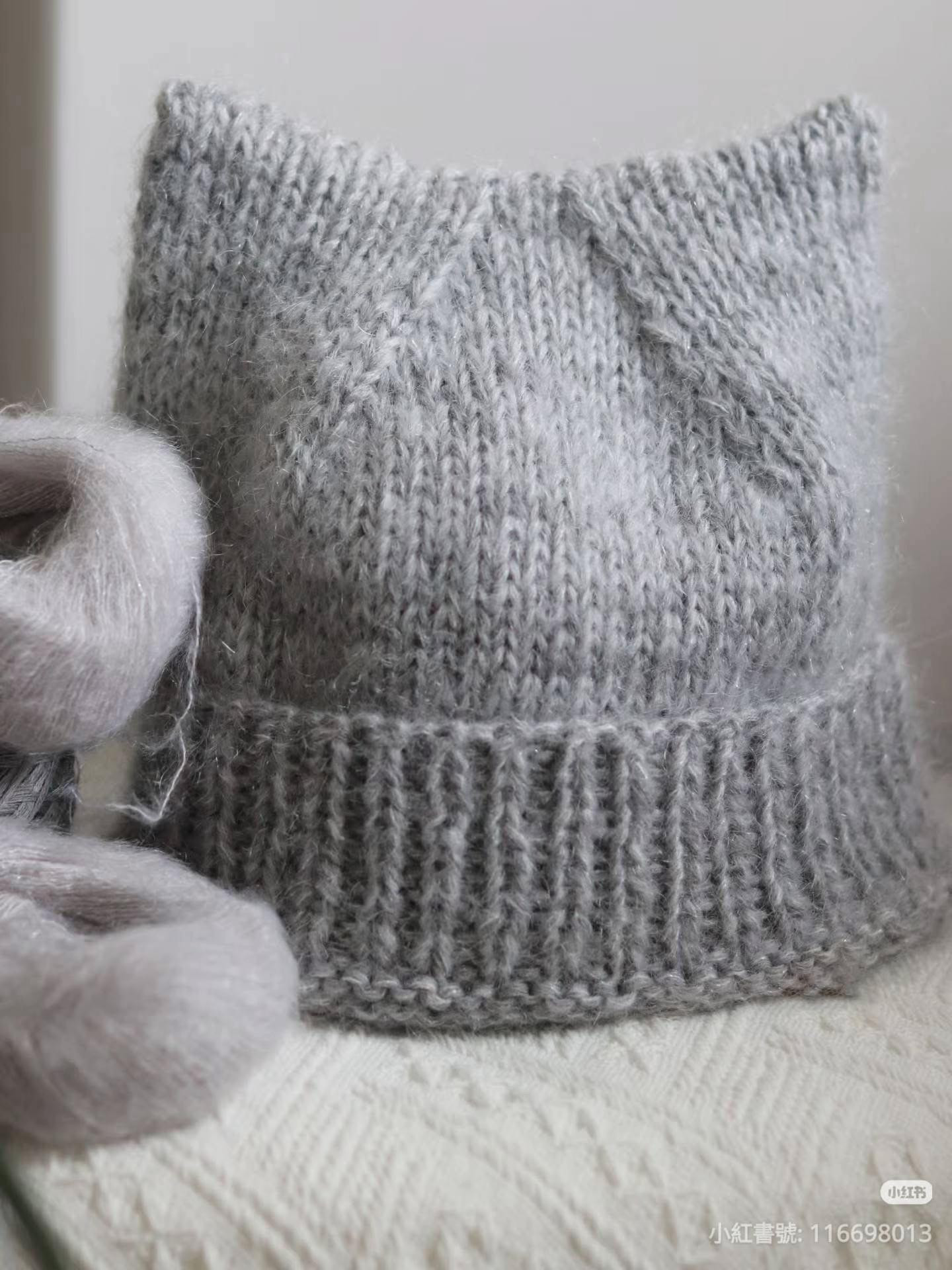 Grey Cat Ear Knitted Hat Pattern Tutorial