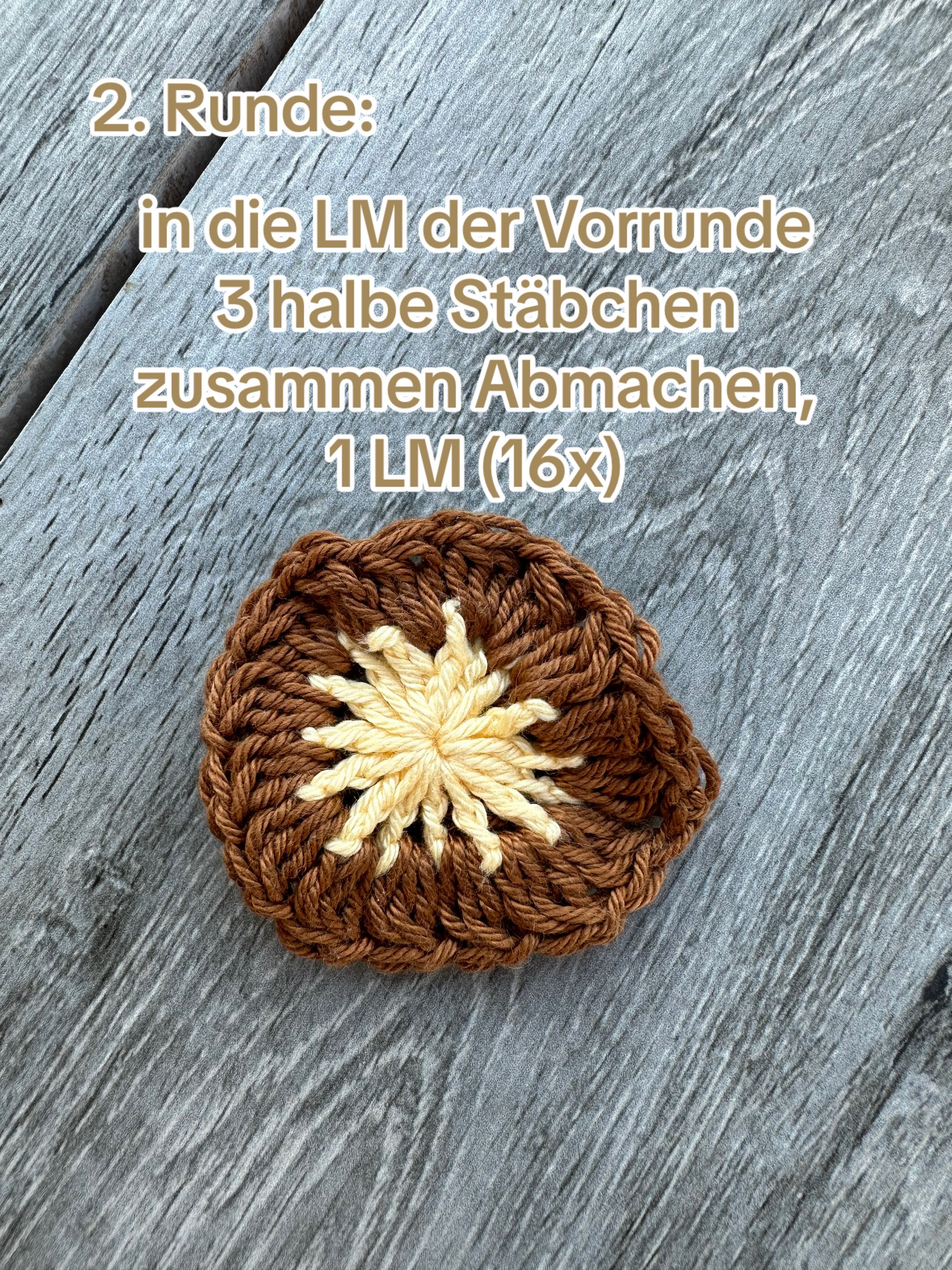 Häkelanleitung für Grannysquare: Schritt-für-Schritt Anleitung mit Mustern in Grün, Braun und Creme