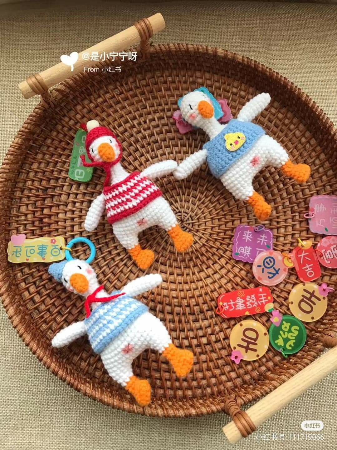 Handwritten Crochet Pattern for Cute Amigurumi Geese with Sweaters