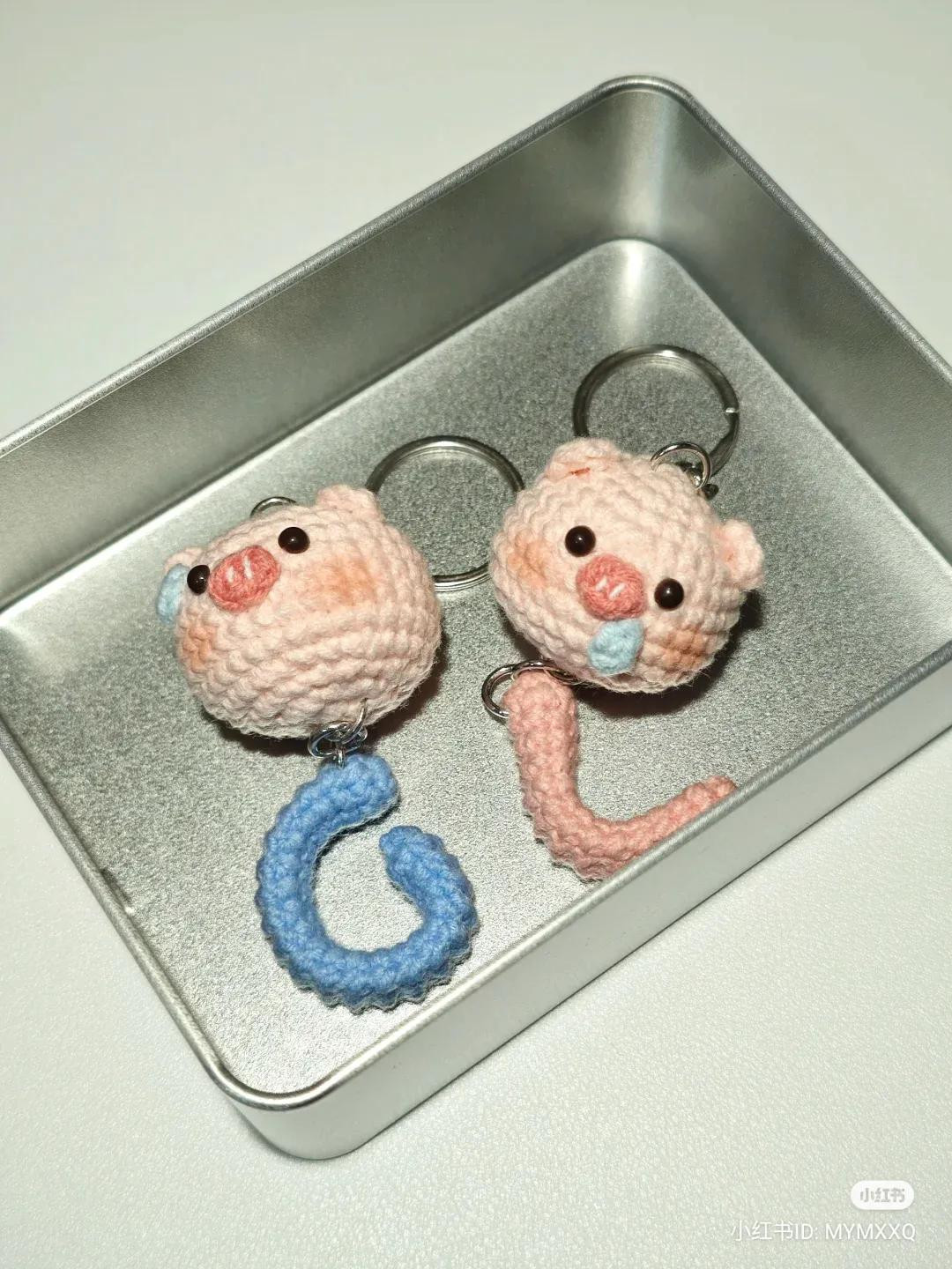 Handwritten Crochet Pattern for Cute Pink Pig Amigurumi Keychain