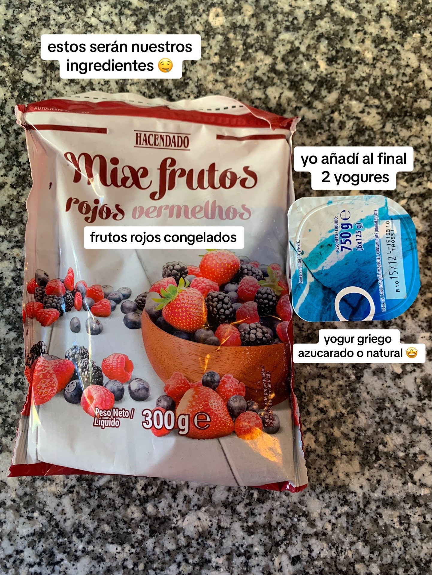 Helado de frutos rojos con yogur griego