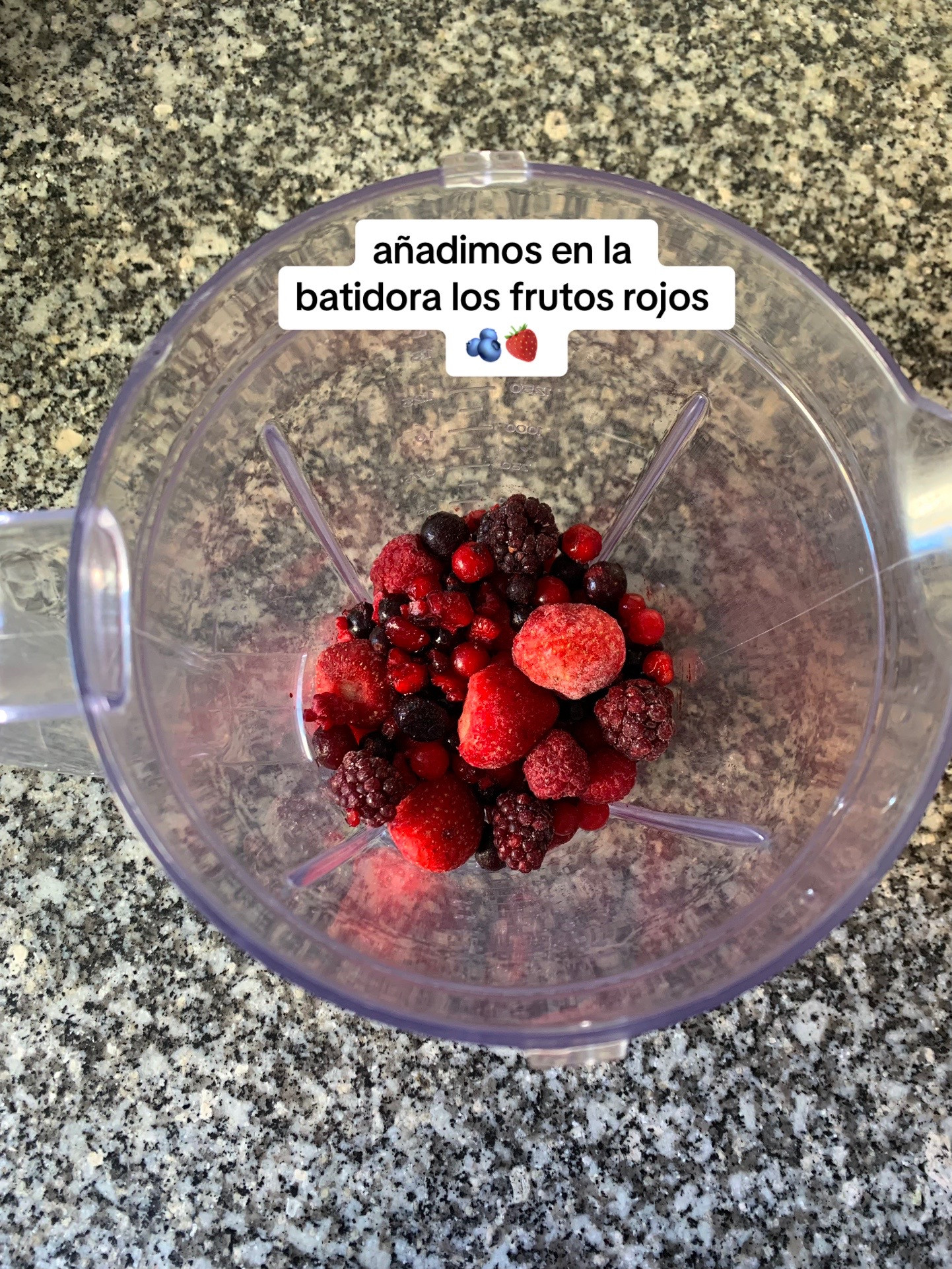Helado de frutos rojos con yogur griego