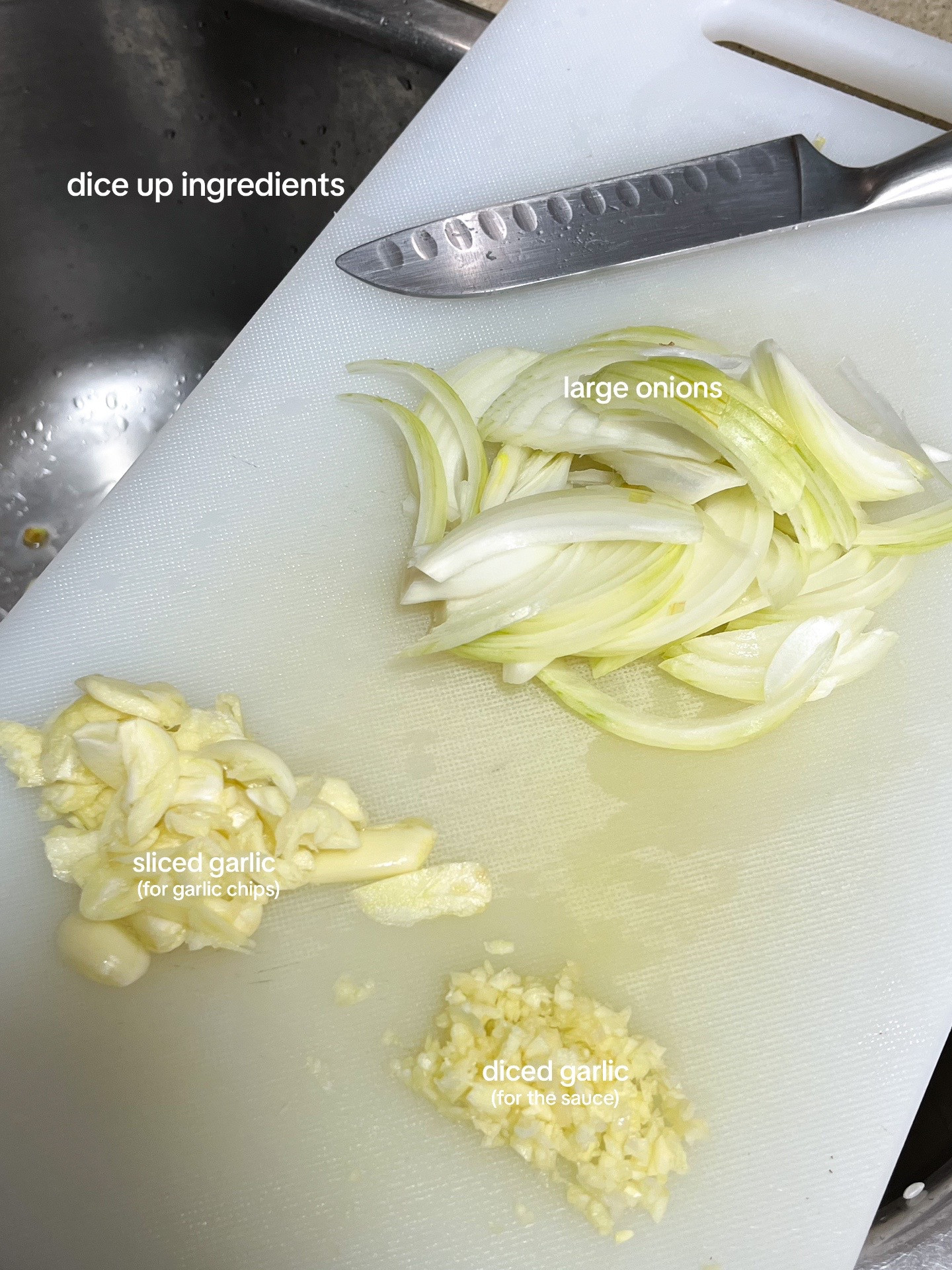 Homemade Pepper Lunch with Chicken Thigh, Caramelized Onions, and Garlic Chips Recipe