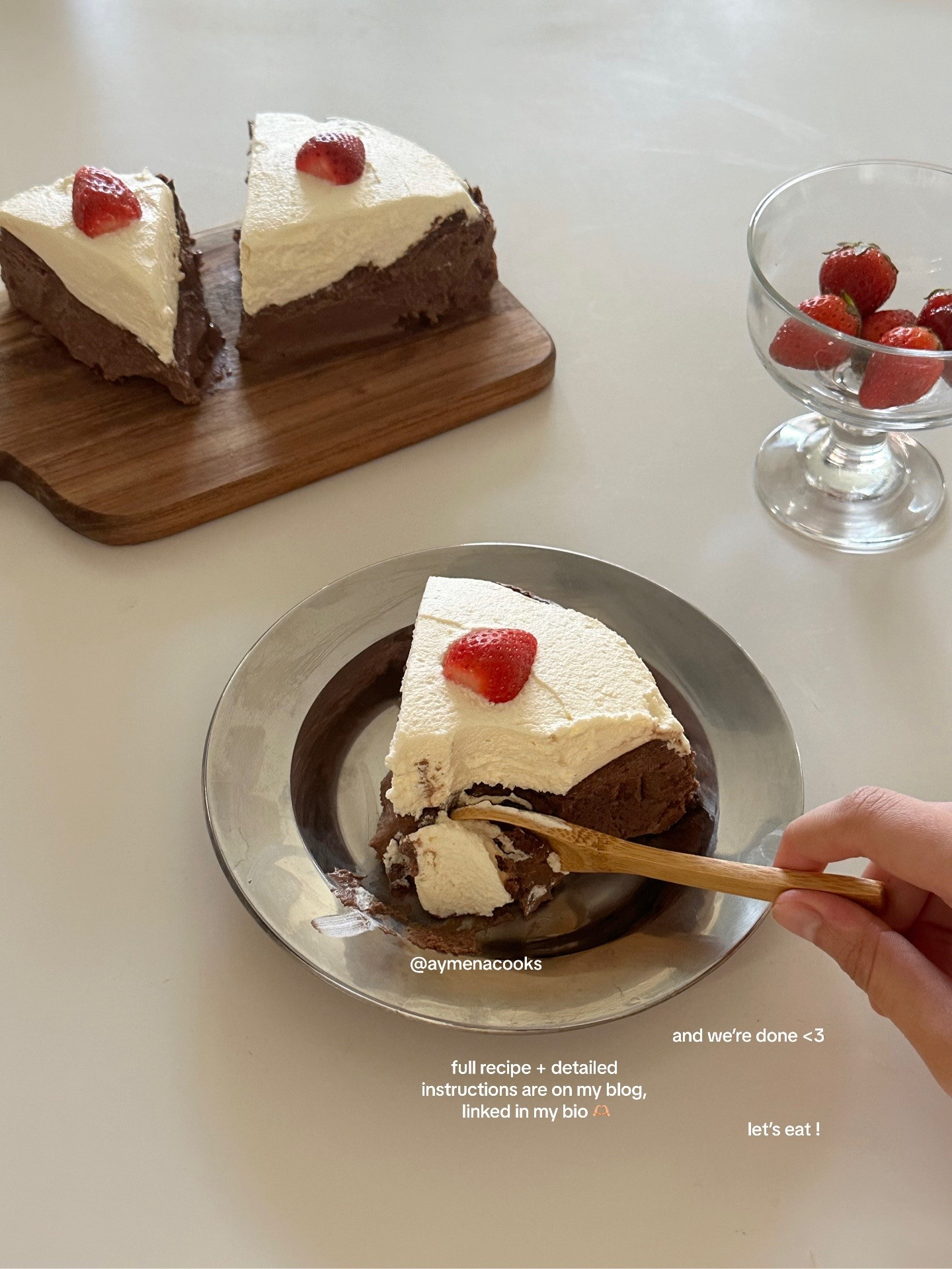 How to make a delicious chocolate burnt basque cheesecake with fresh strawberries