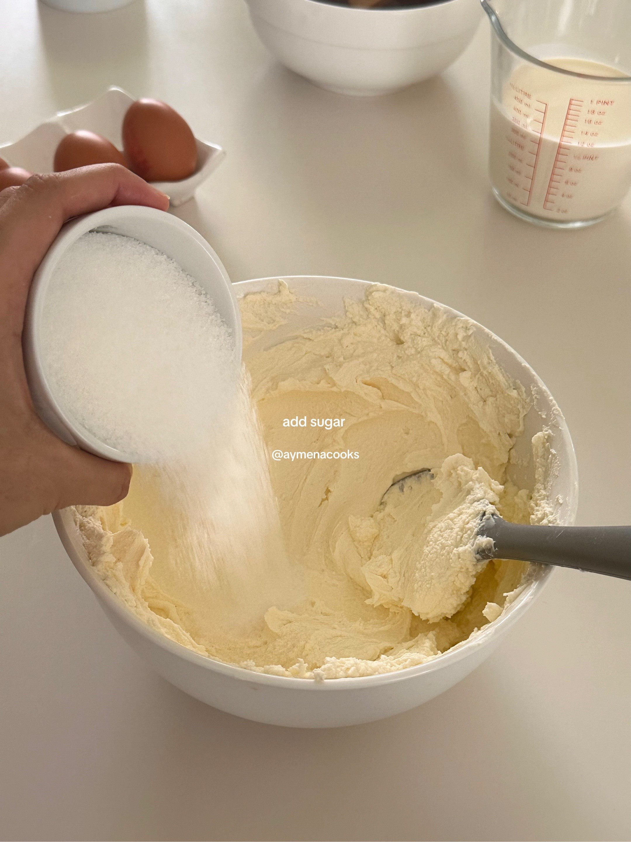 How to make a delicious chocolate burnt basque cheesecake with fresh strawberries