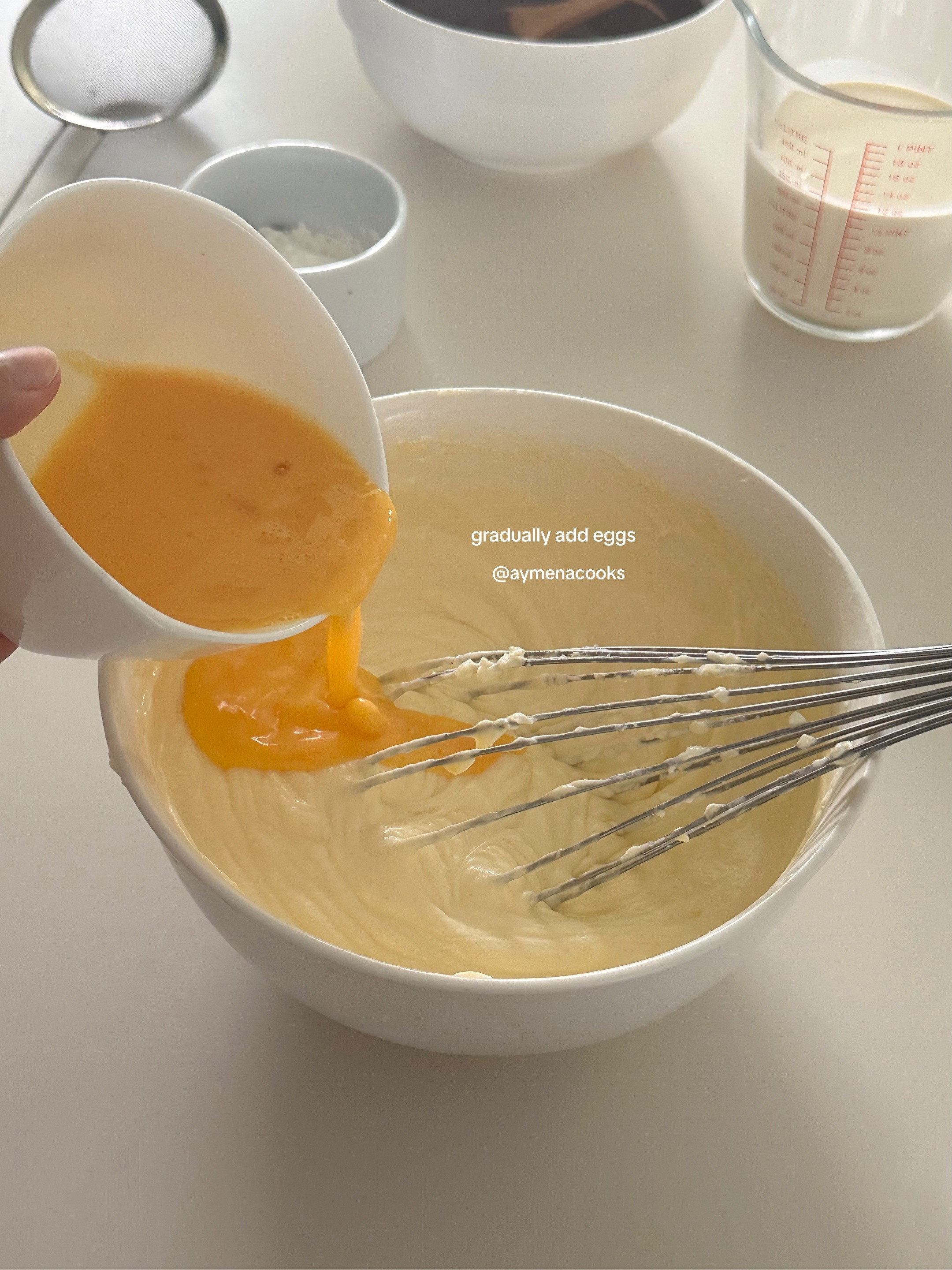 How to make a delicious chocolate burnt basque cheesecake with fresh strawberries