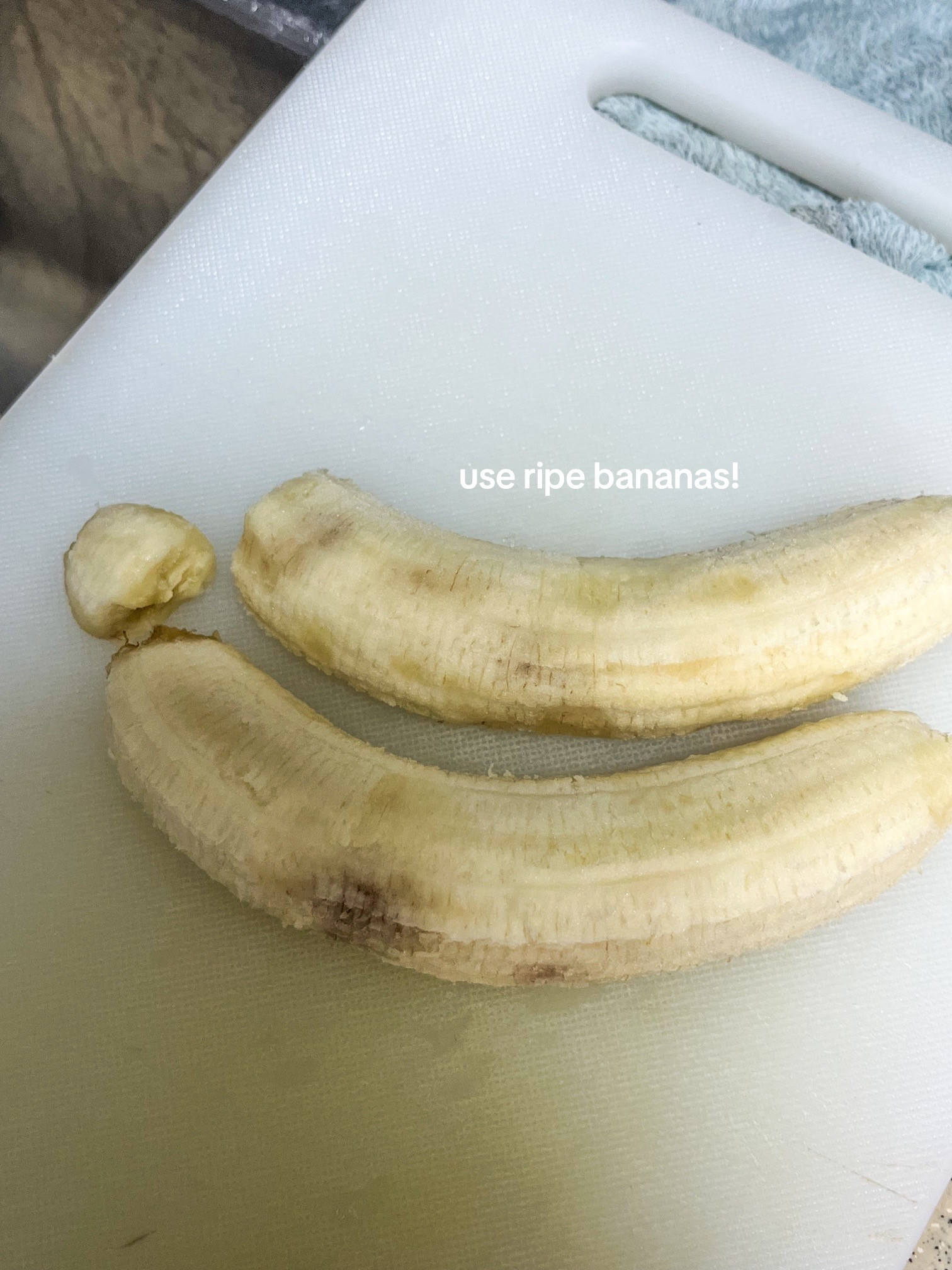 How to make banana pancakes with ripe bananas, yoghurt and egg