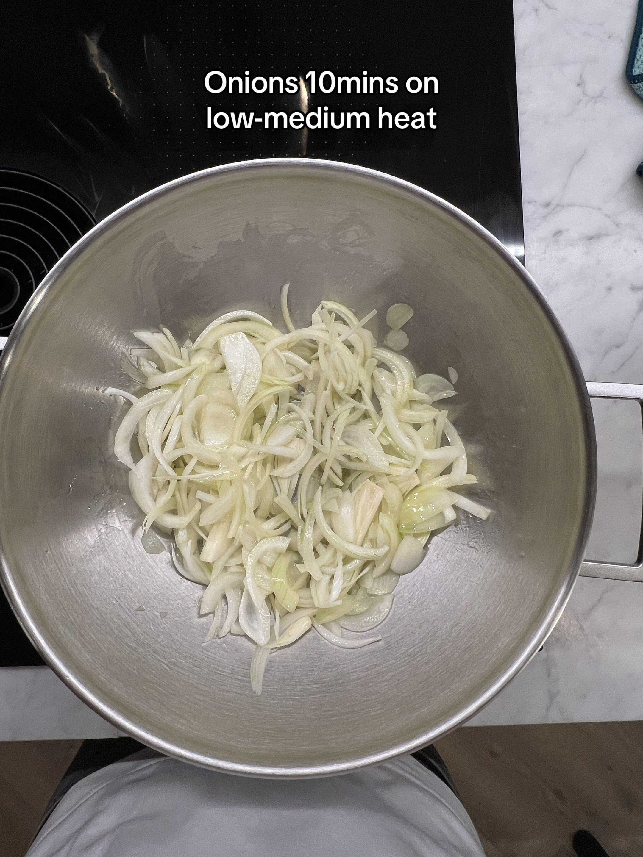 How to make Beef Gyudon with egg, onions and rice