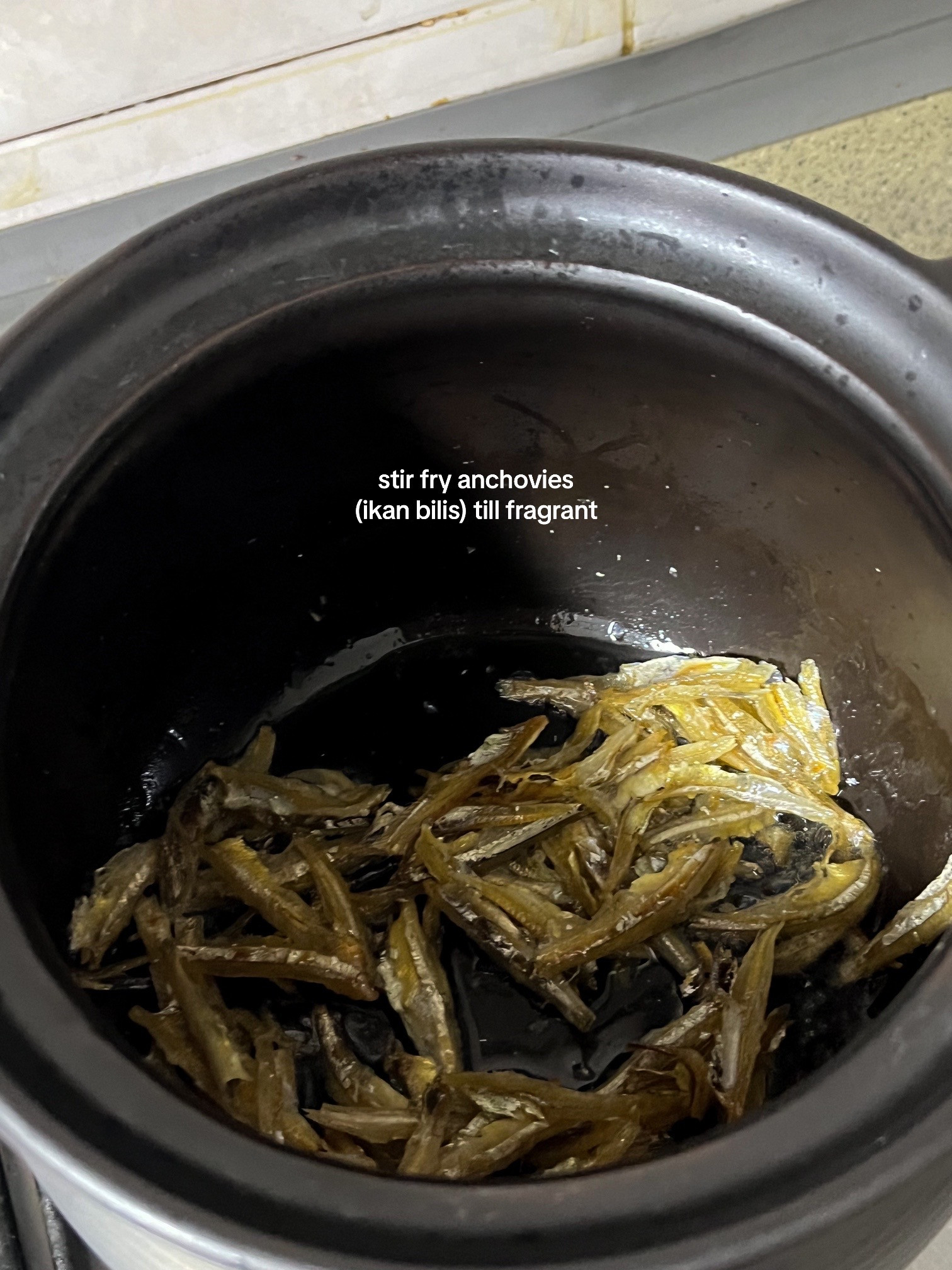 How to make classic tomato egg noodles with anchovy broth