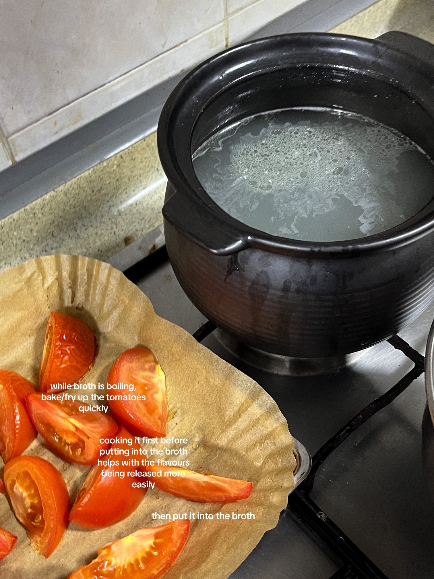 How to make classic tomato egg noodles with anchovy broth