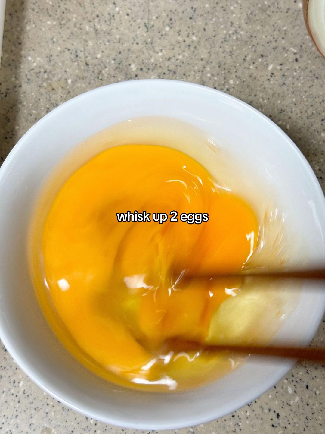 How to make delicious char siew fried rice with diced meat, garlic, onions, and scrambled eggs