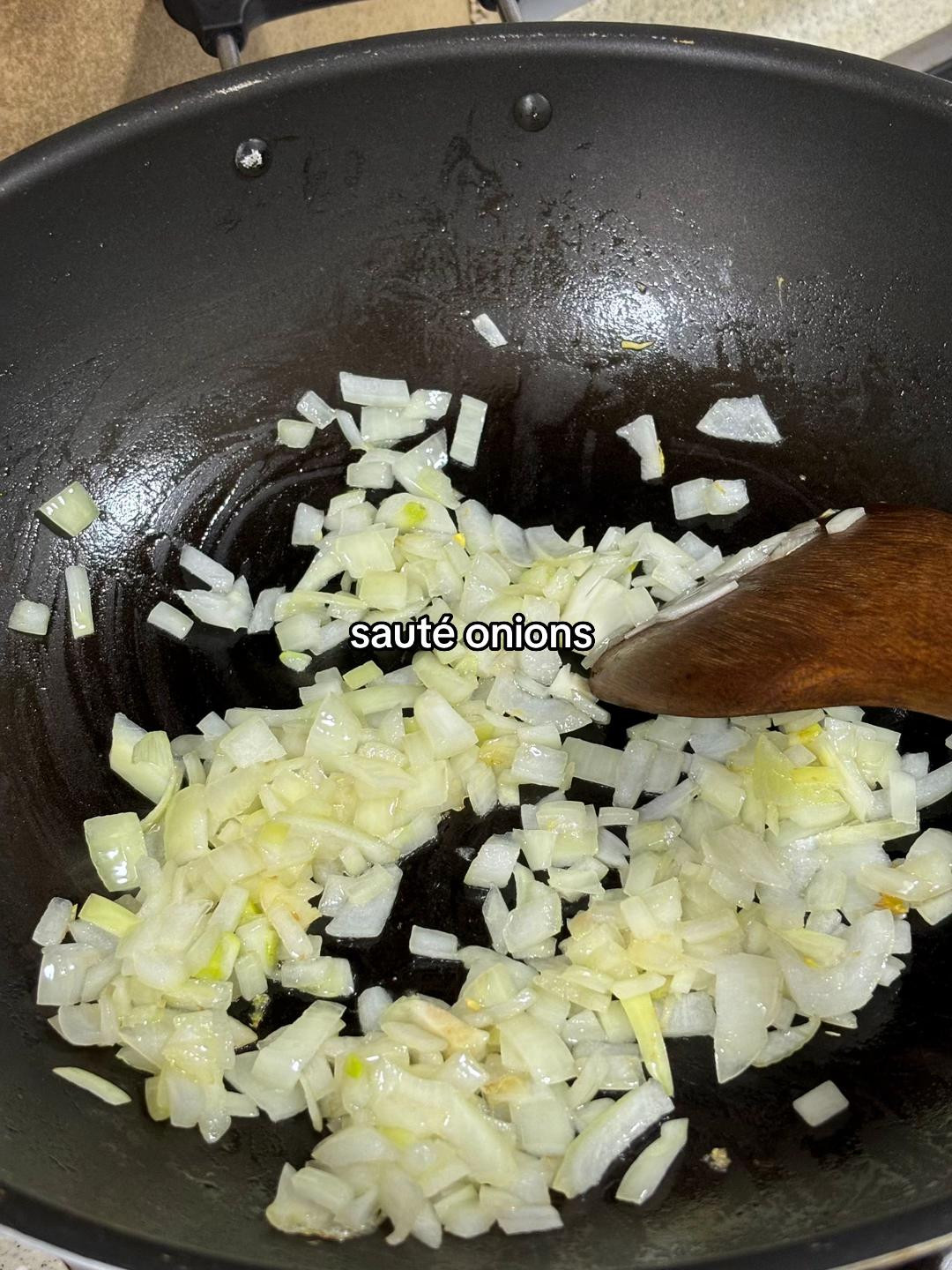 How to make delicious char siew fried rice with diced meat, garlic, onions, and scrambled eggs