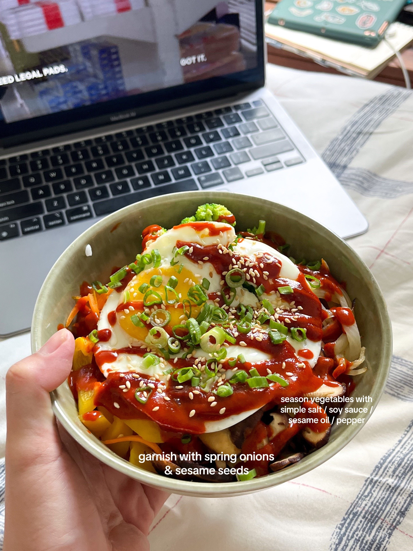 How to make delicious Korean Bibimbap with fresh vegetables and fried egg
