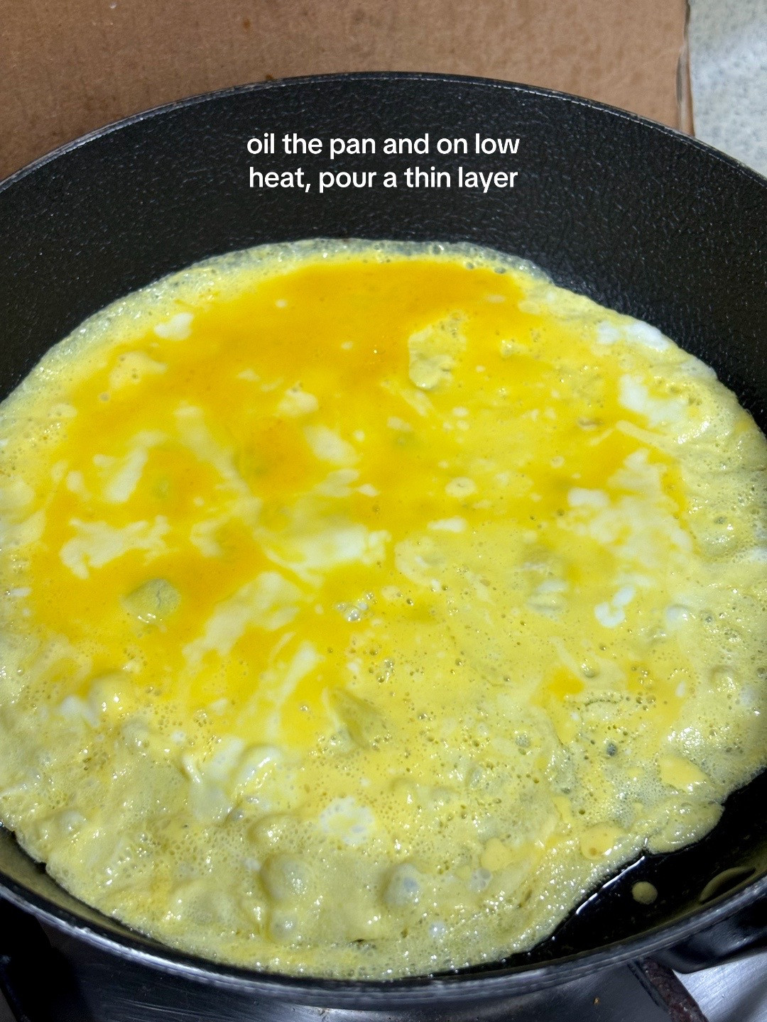 How to make delicious seaweed egg rolls with sesame oil and salt