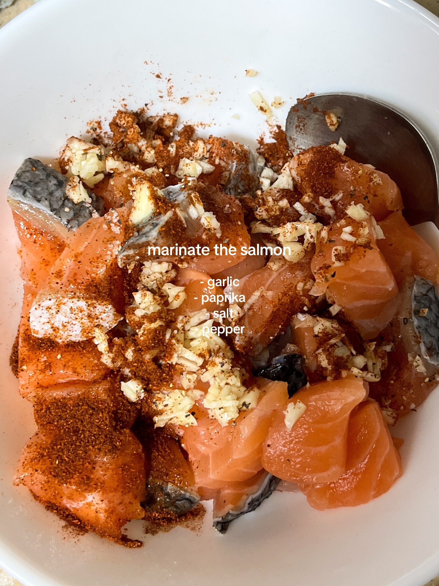 How to make honey sriracha salmon rice bowl with garlic, paprika, salt and pepper