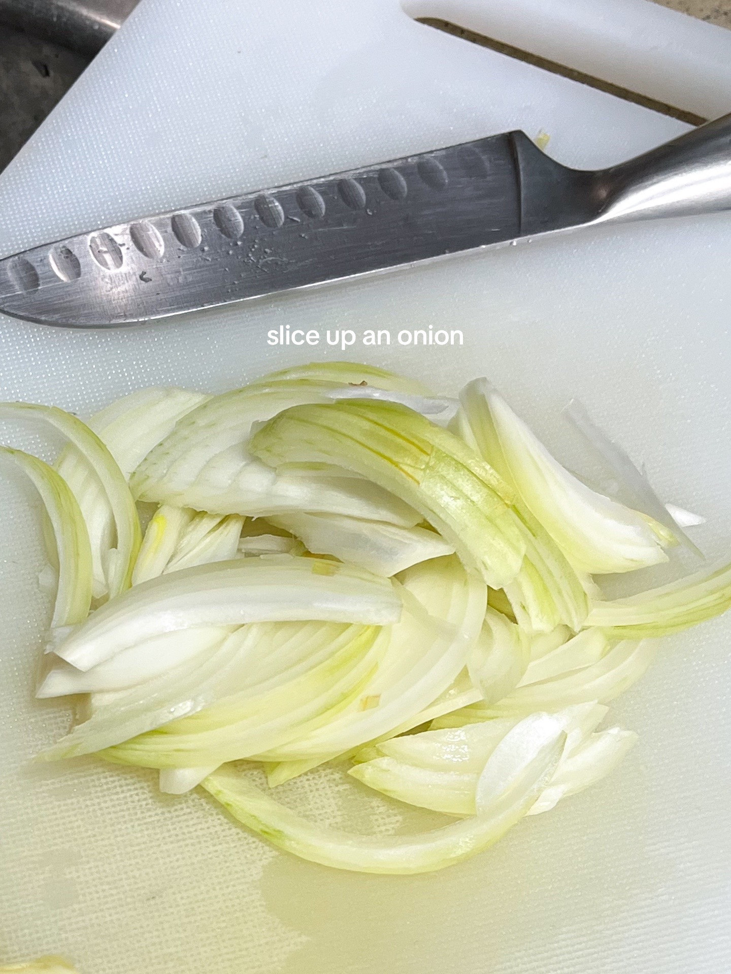 How to make Japanese tomato curry with rice and scrambled eggs