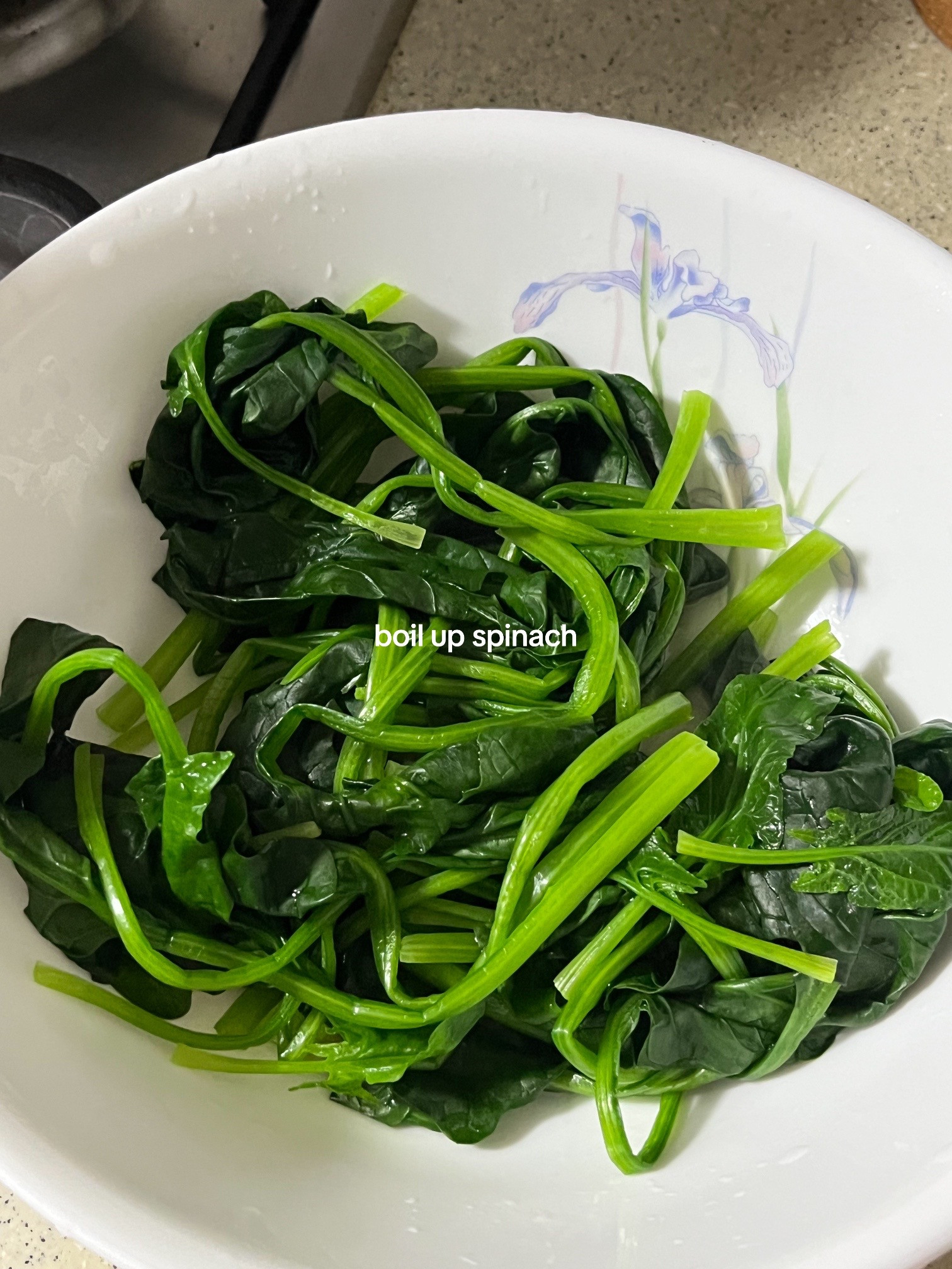 How to make Korean Japchae with spinach, carrots, onions and vermicelli noodles