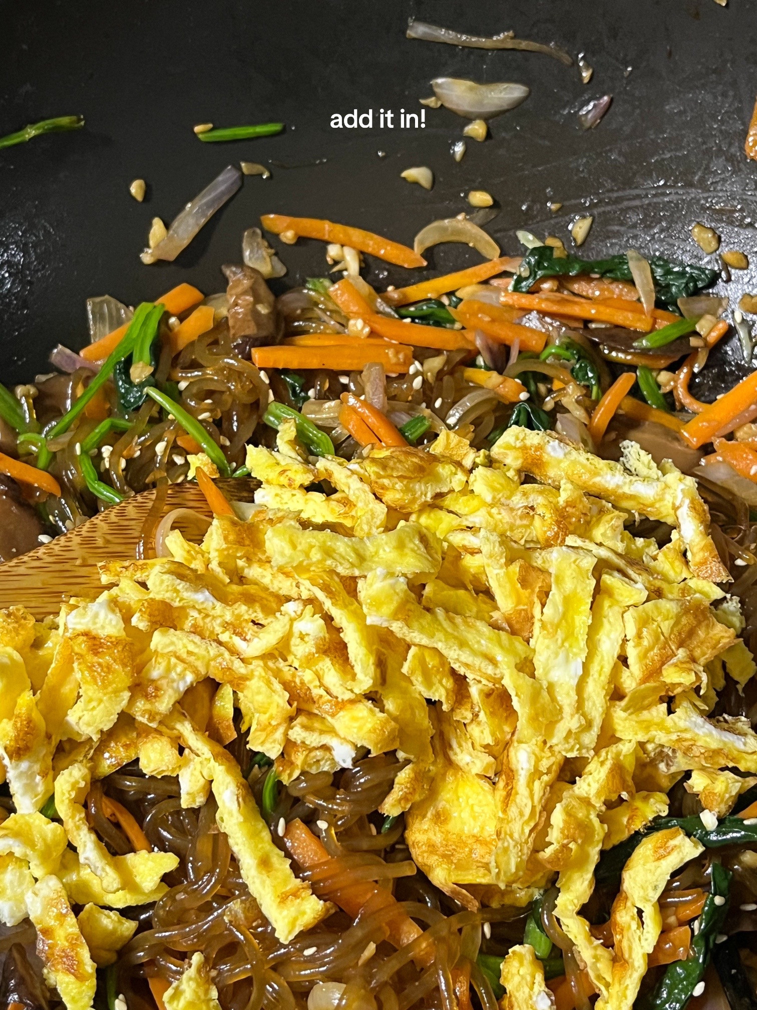 How to make Korean Japchae with spinach, carrots, onions and vermicelli noodles