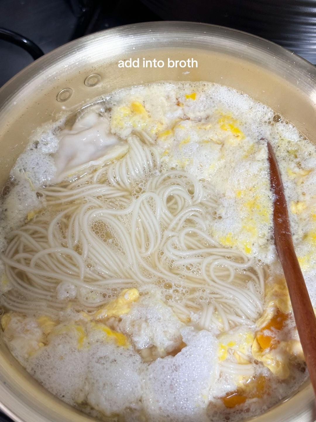 How to make Korean Kalguksu noodle soup with anchovy broth and dumplings