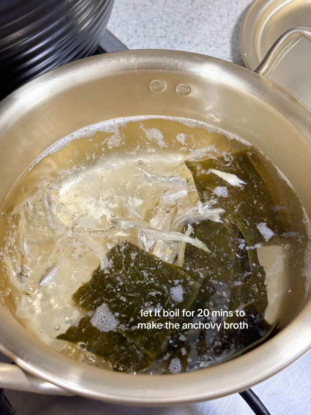 How to make Korean Kalguksu noodle soup with anchovy broth and dumplings