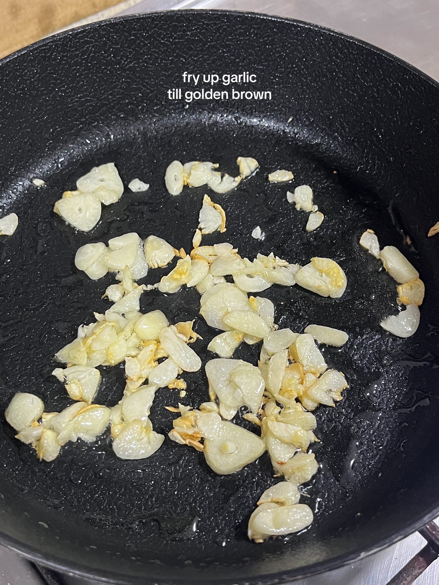 How to make Shakshuka with poached eggs in tomato sauce