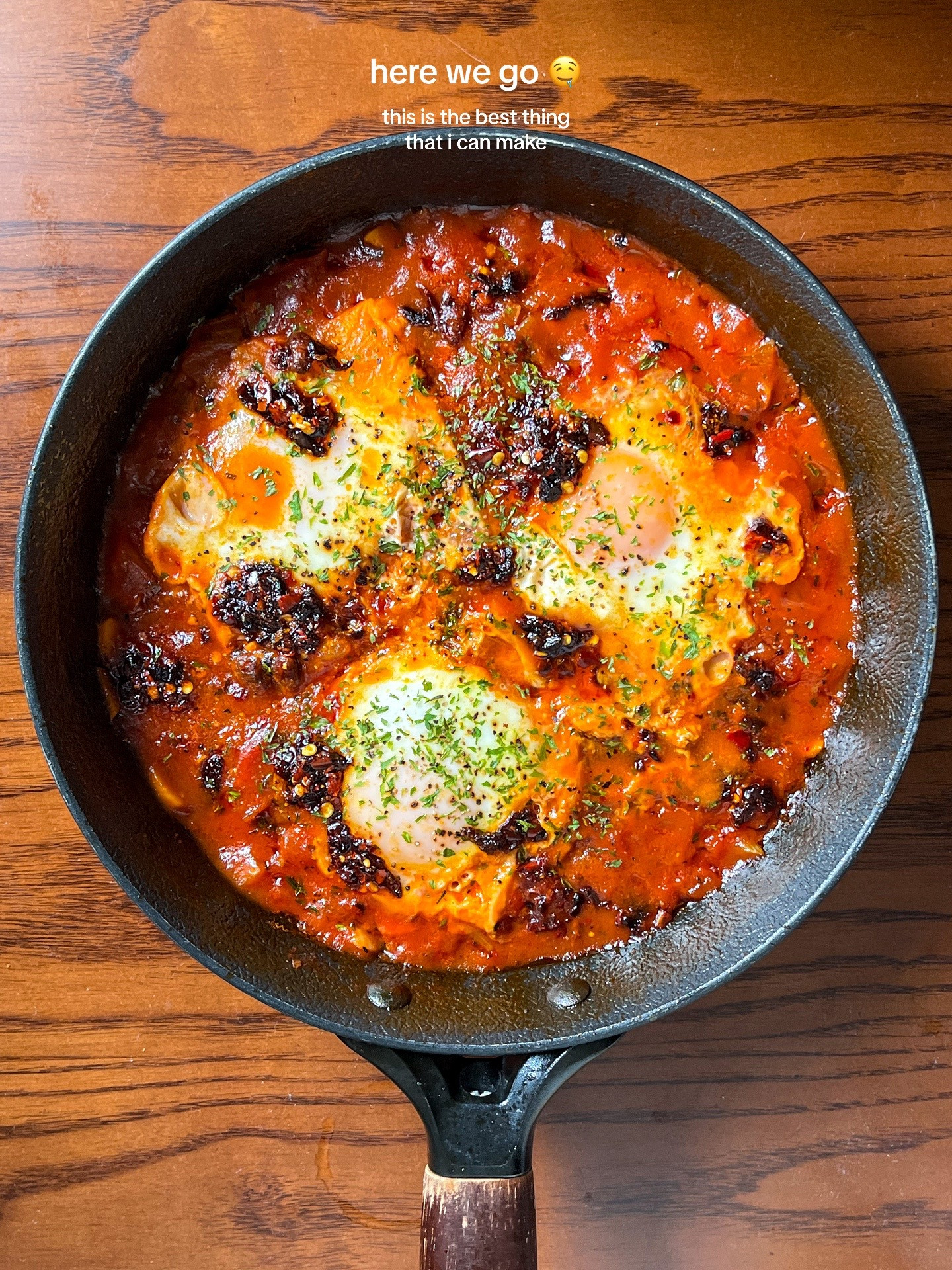 How to make Shakshuka with poached eggs in tomato sauce