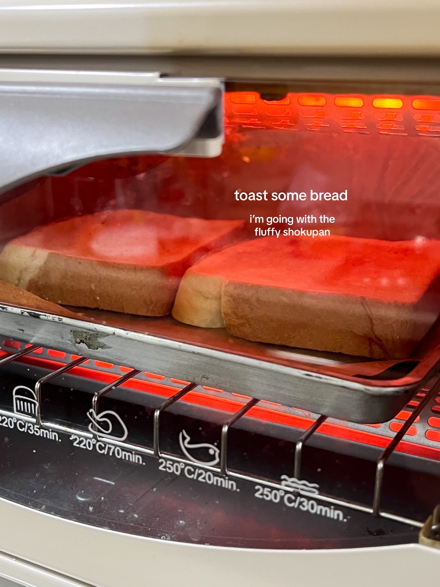 How to make Shakshuka with poached eggs in tomato sauce