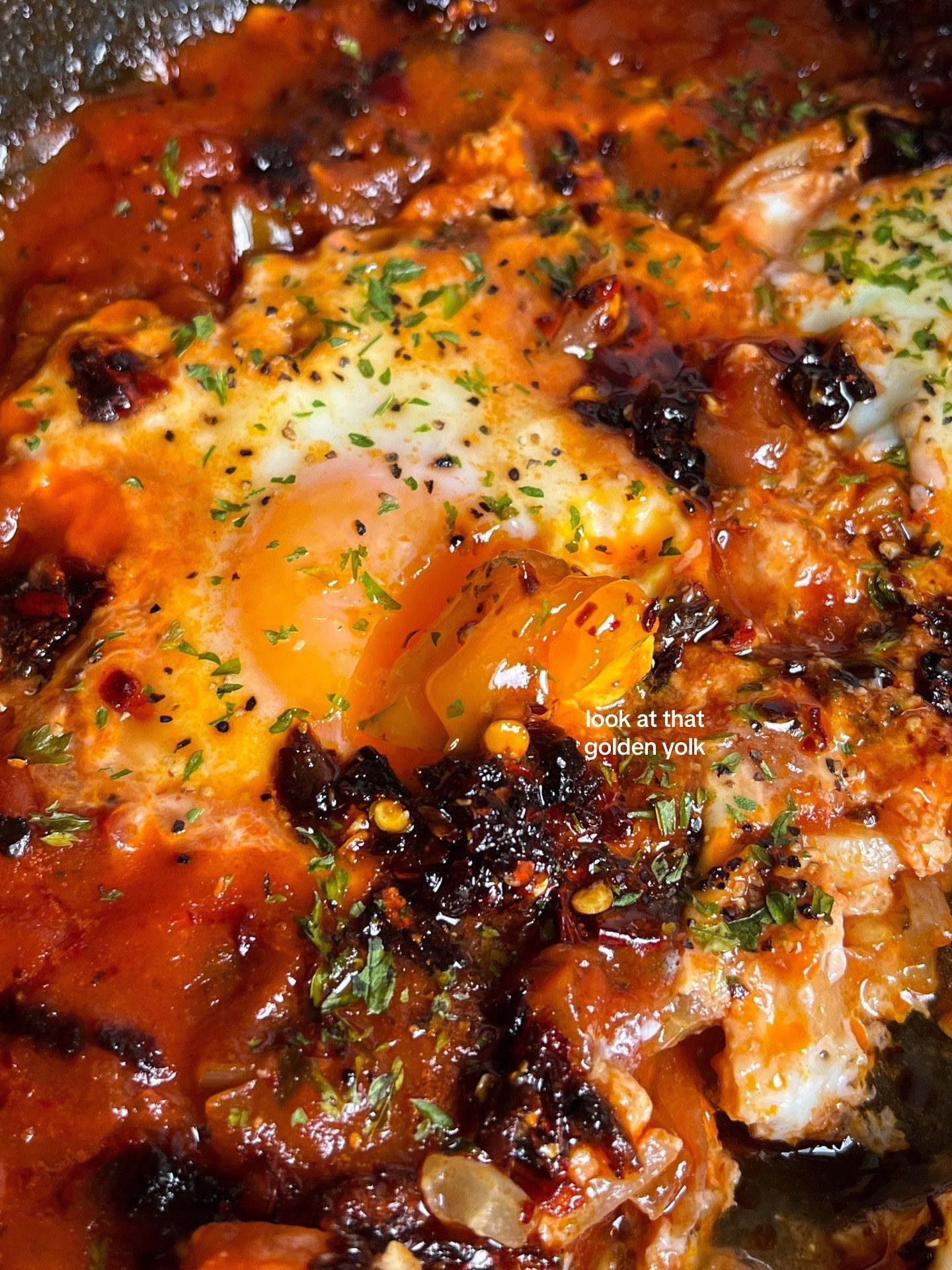 How to make Shakshuka with poached eggs in tomato sauce