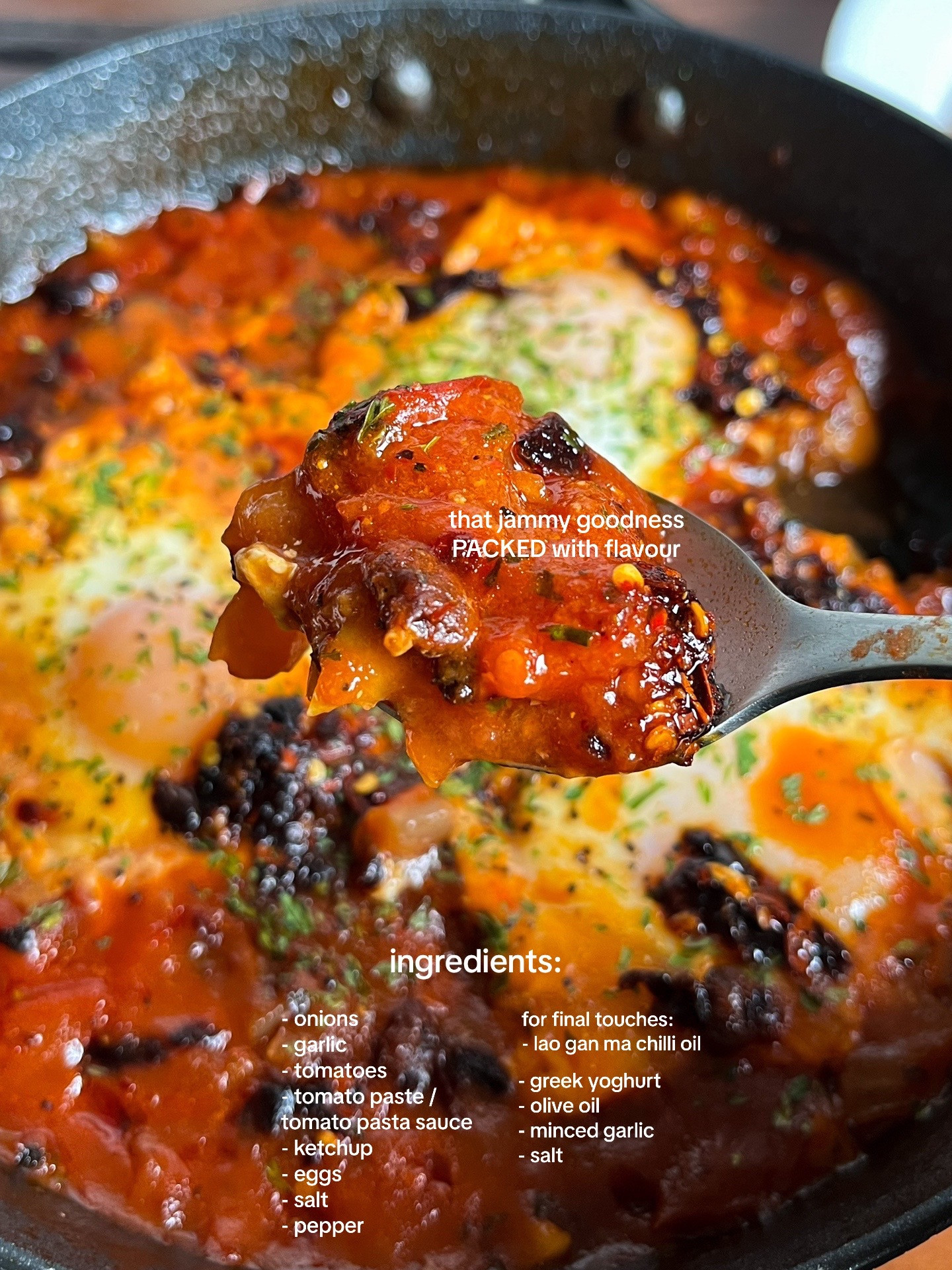 How to make Shakshuka with poached eggs in tomato sauce