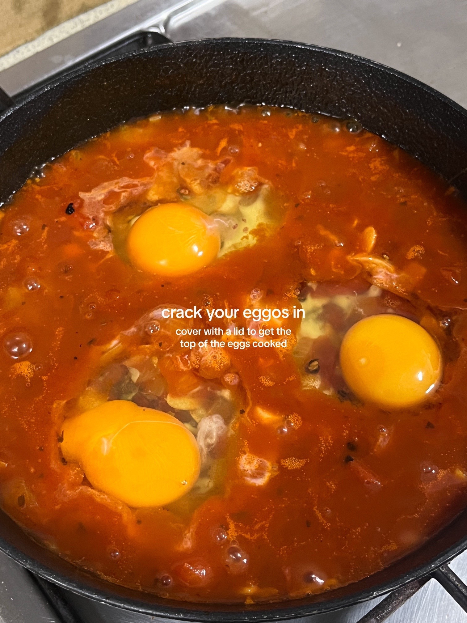 How to make Shakshuka with poached eggs in tomato sauce