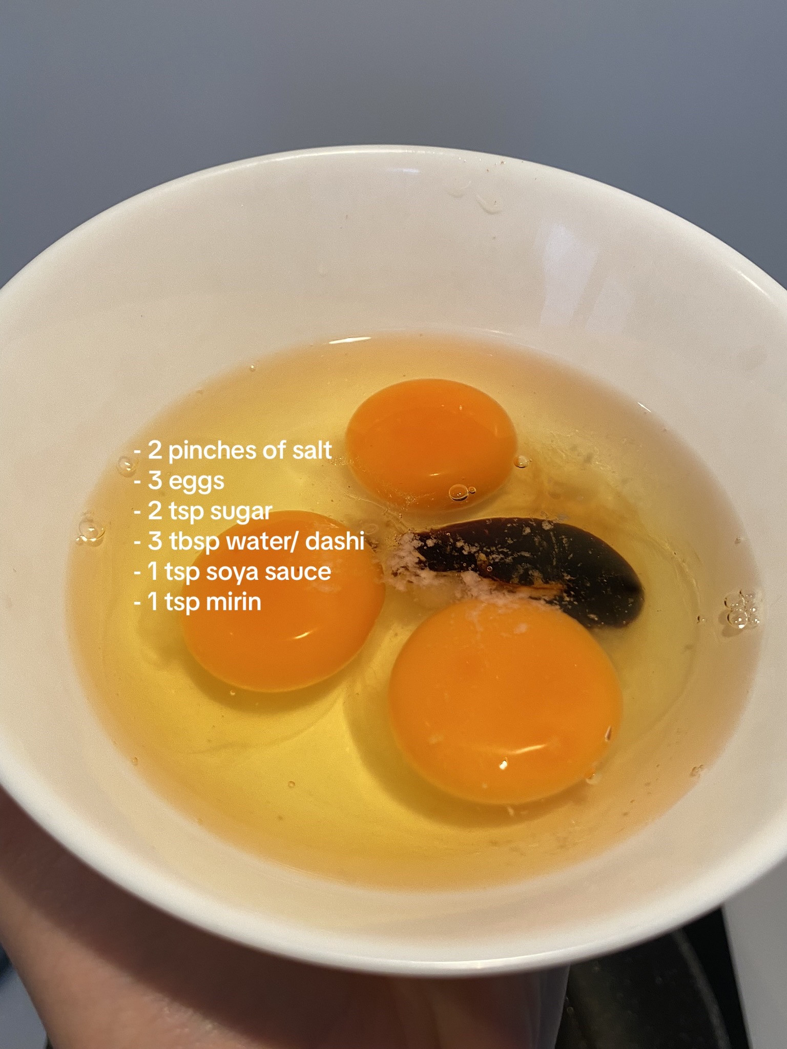 How to make Tamagoyaki: Japanese rolled omelette recipe with eggs, dashi, soy sauce and mirin for a smooth texture