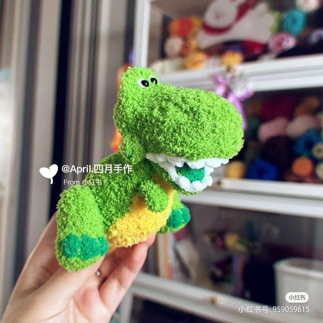 Hugging Dinosaur Keychain Crochet Pattern Tutorial