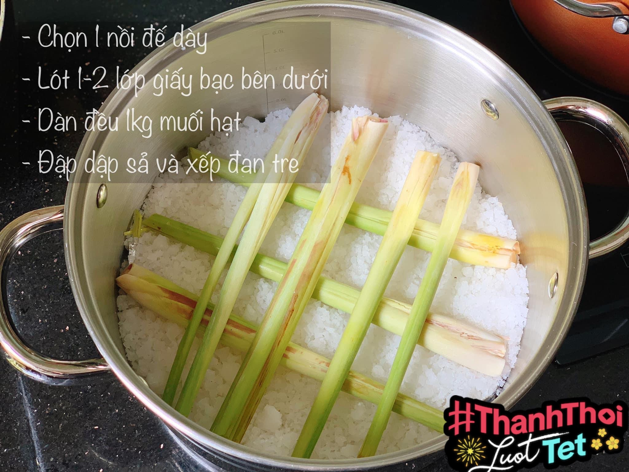 Hướng dẫn cách làm Gà Luột Tết thơm ngon với công thức ướp gia vị và nước chấm chuẩn vị