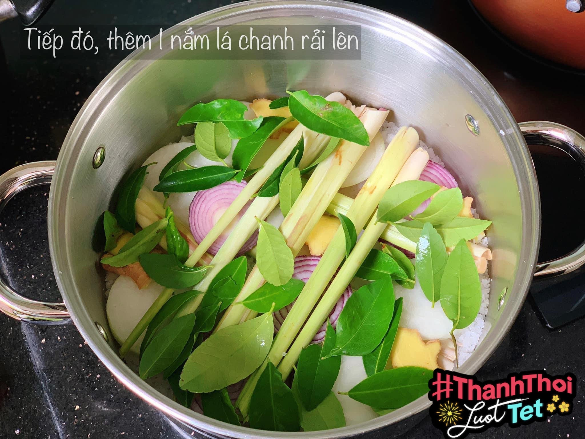 Hướng dẫn cách làm Gà Luột Tết thơm ngon với công thức ướp gia vị và nước chấm chuẩn vị