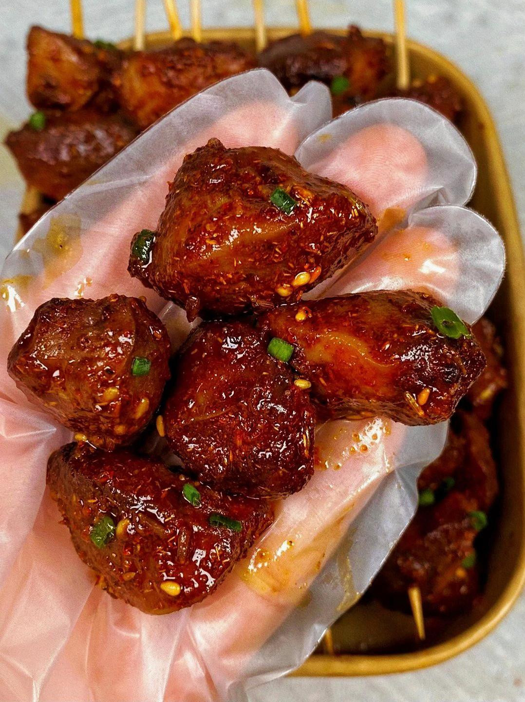 Hướng dẫn cách làm mề gà nướng sốt cay giòn ngon, công thức ướp và nướng đơn giản tại nhà