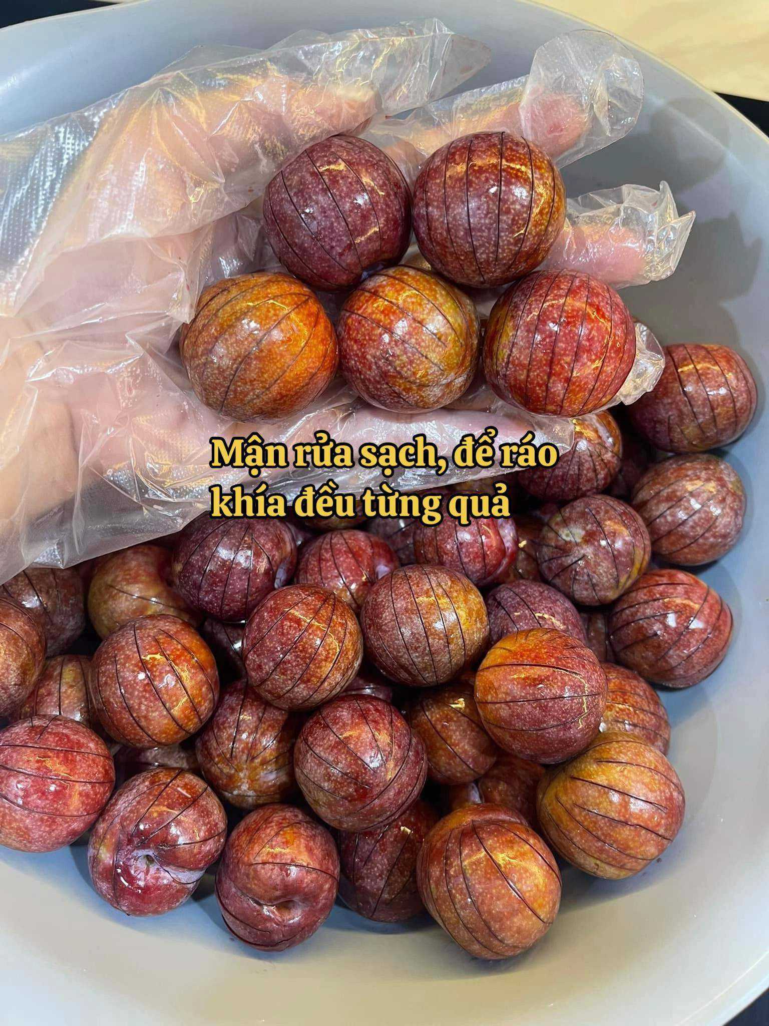 Hướng dẫn cách làm ô mai mận mặn xào gừng ngon tuyệt, công thức chi tiết từ khâu sơ chế đến khi hoàn thành món ăn vặt hấp dẫn