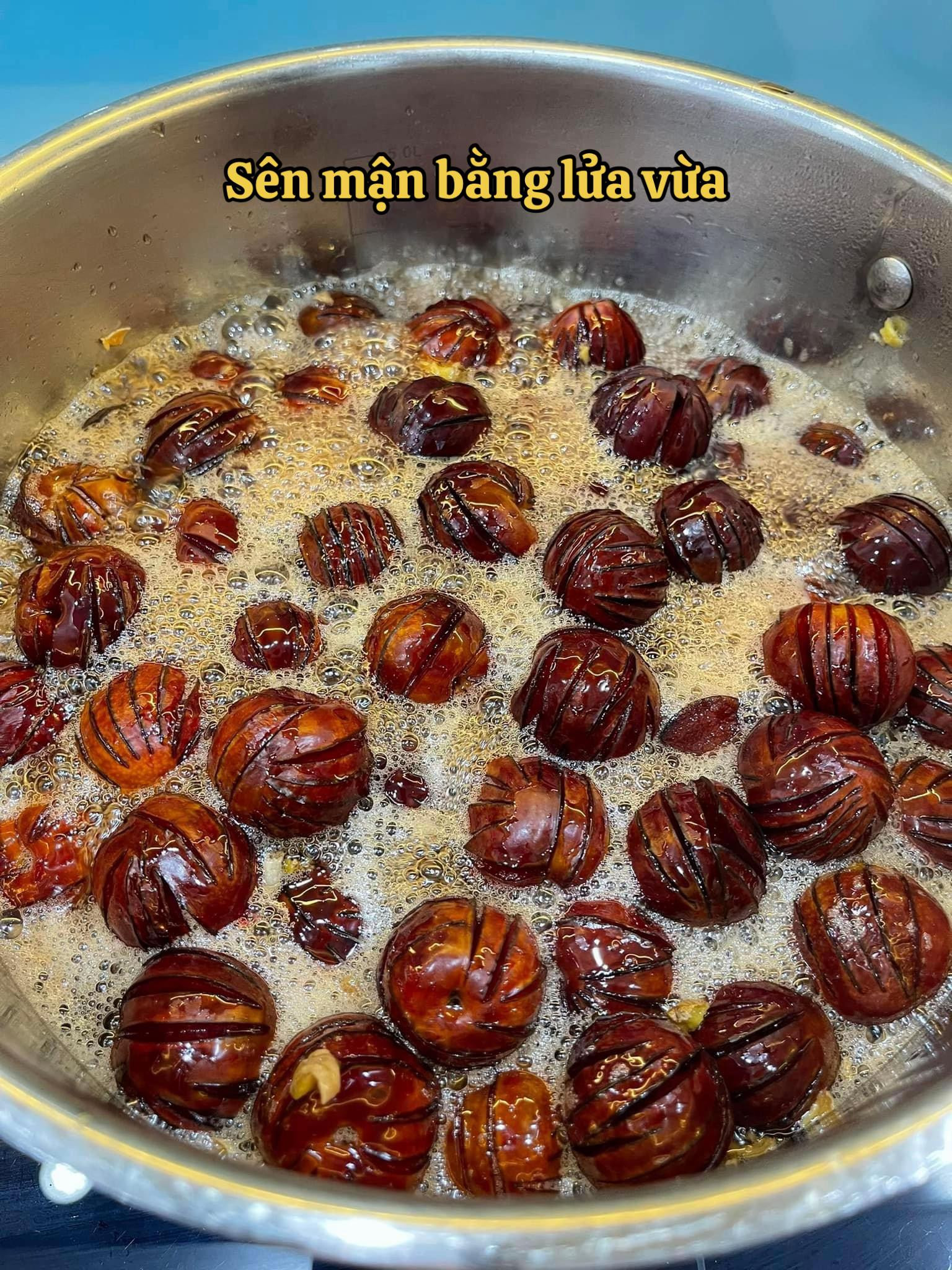 Hướng dẫn cách làm ô mai mận mặn xào gừng ngon tuyệt, công thức chi tiết từ khâu sơ chế đến khi hoàn thành món ăn vặt hấp dẫn