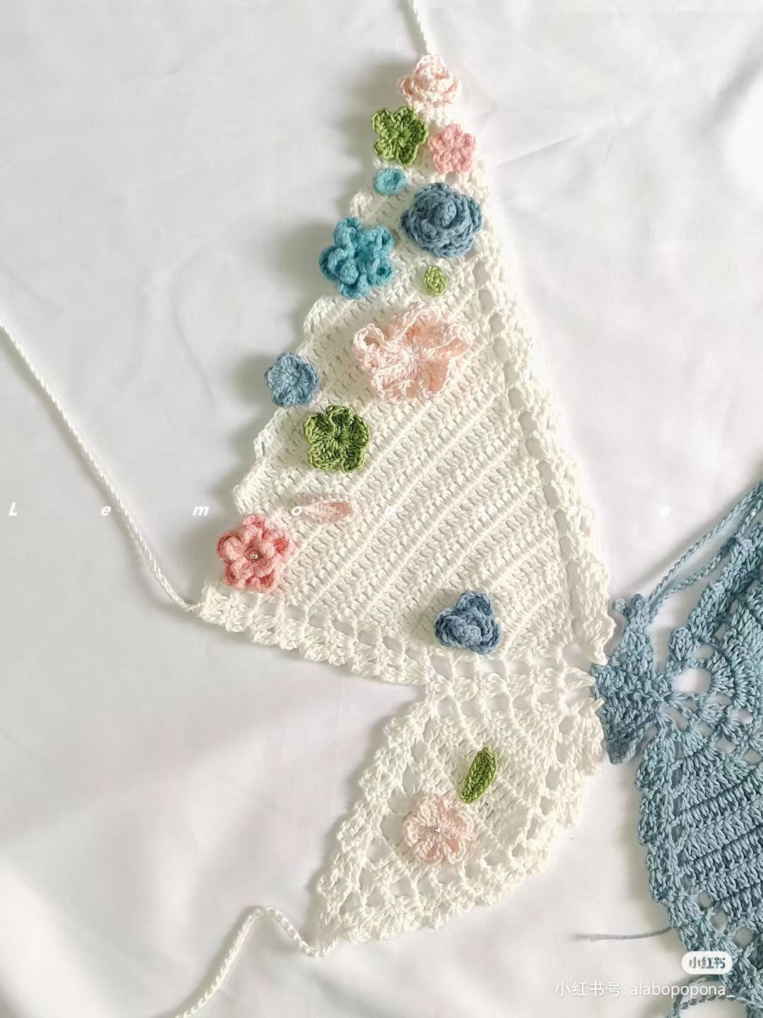 Hướng dẫn chi tiết cách móc áo cánh bướm hoa xinh xắn